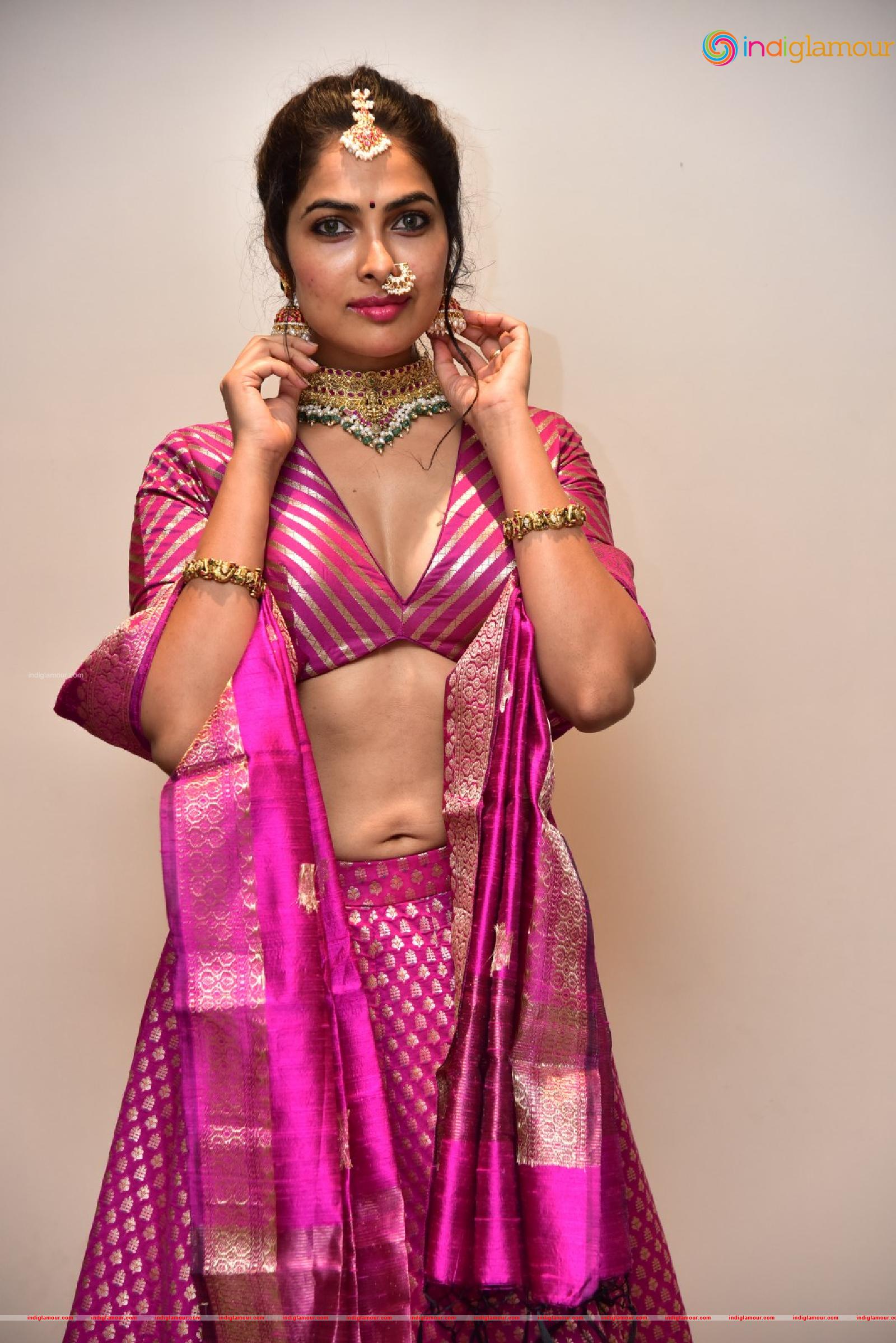 Divi Vadthya Actress hd photo