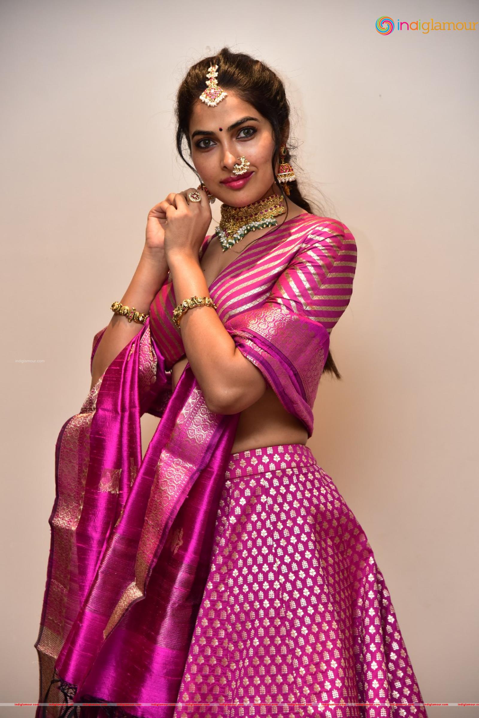 Divi Vadthya Actress hd photo