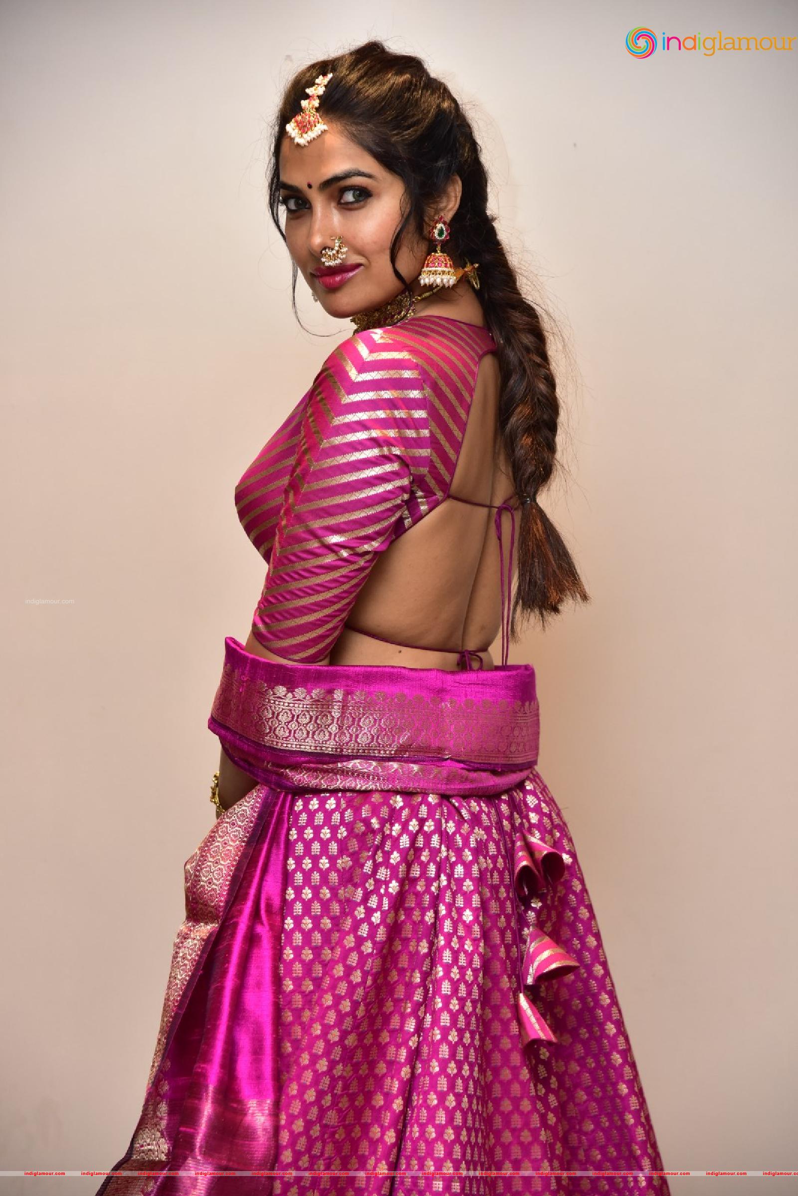 Divi Vadthya Actress hd photo