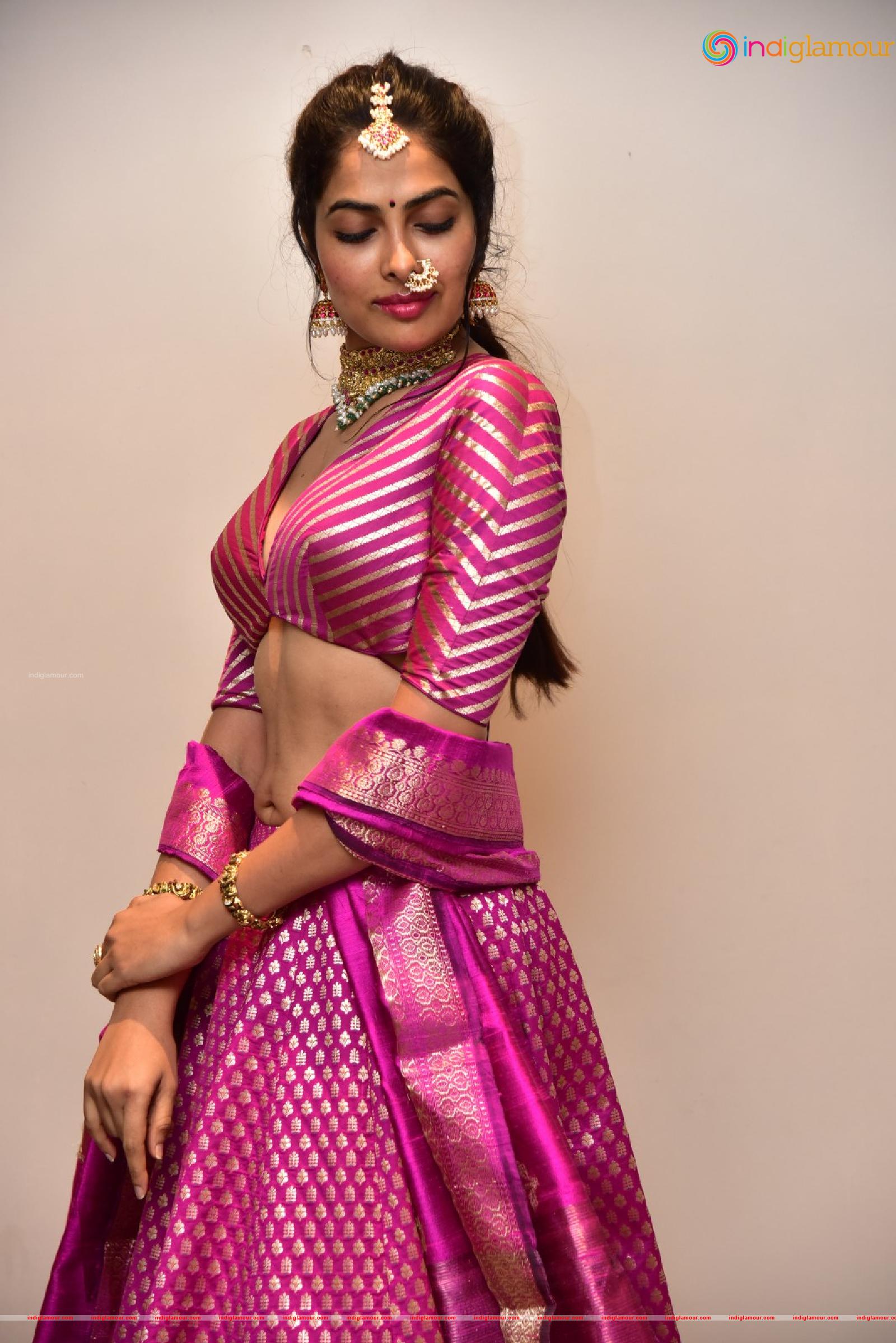 Divi Vadthya Actress hd photo