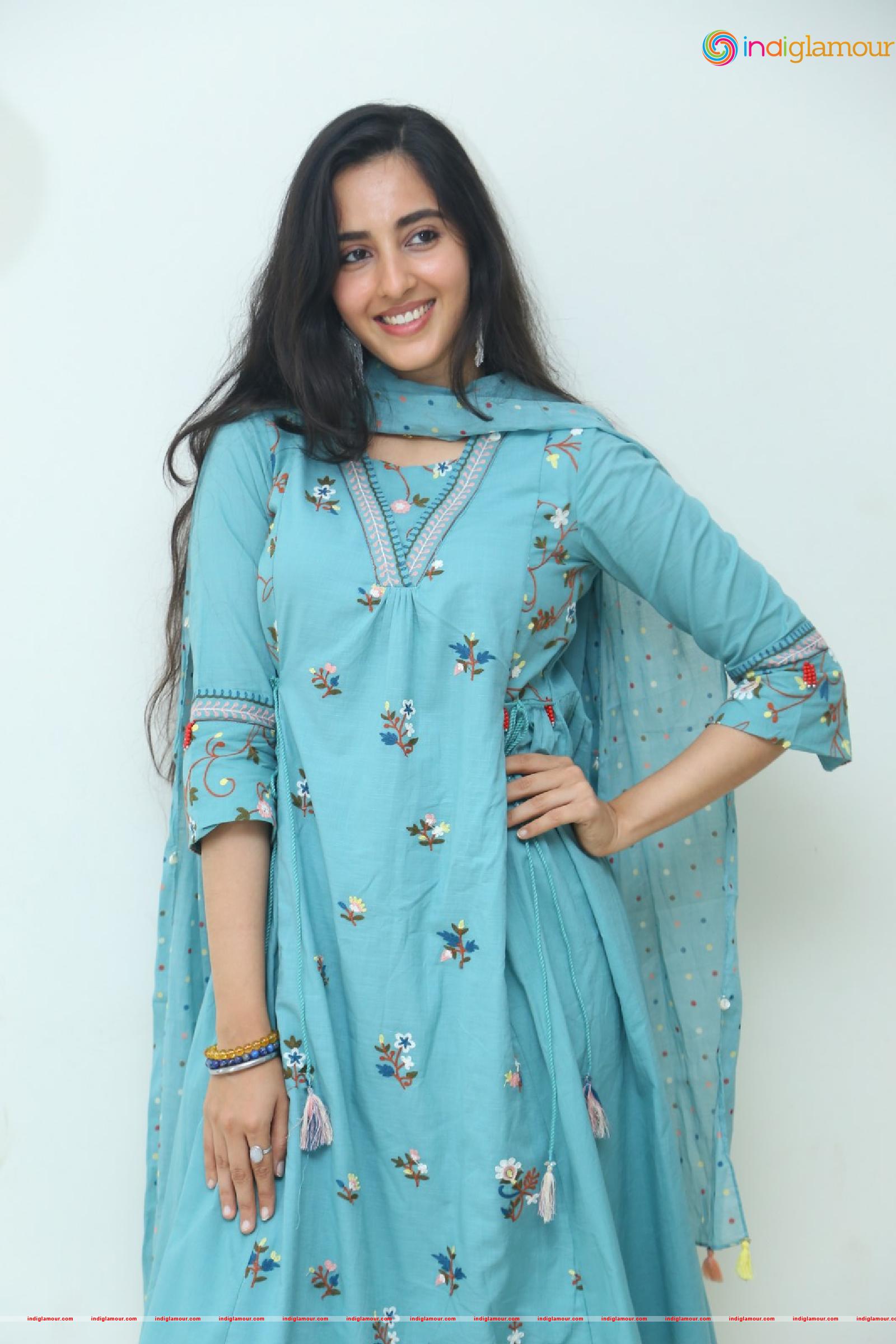 Simrat Kaur Actress hd photo