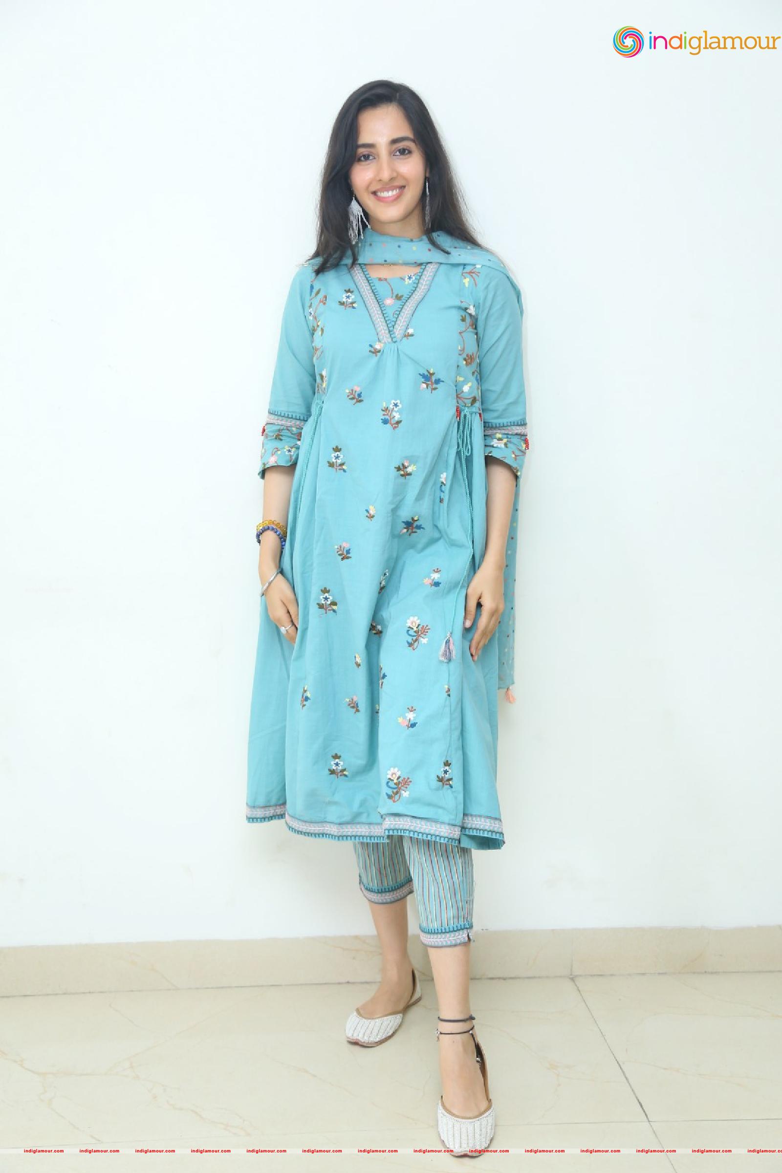 Simrat Kaur Actress hd photo
