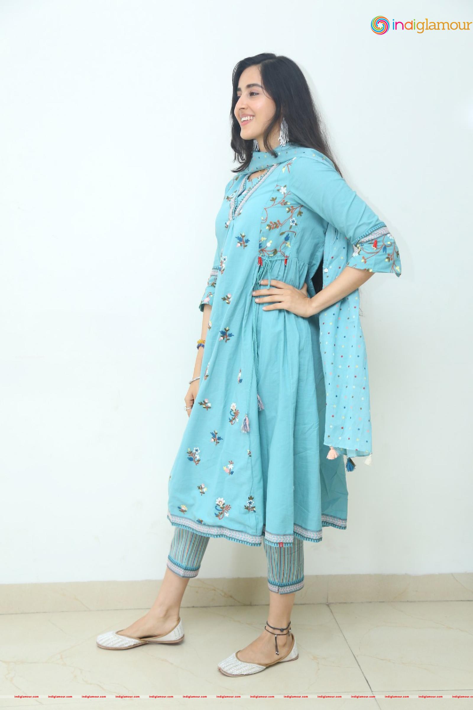 Simrat Kaur Actress hd photo