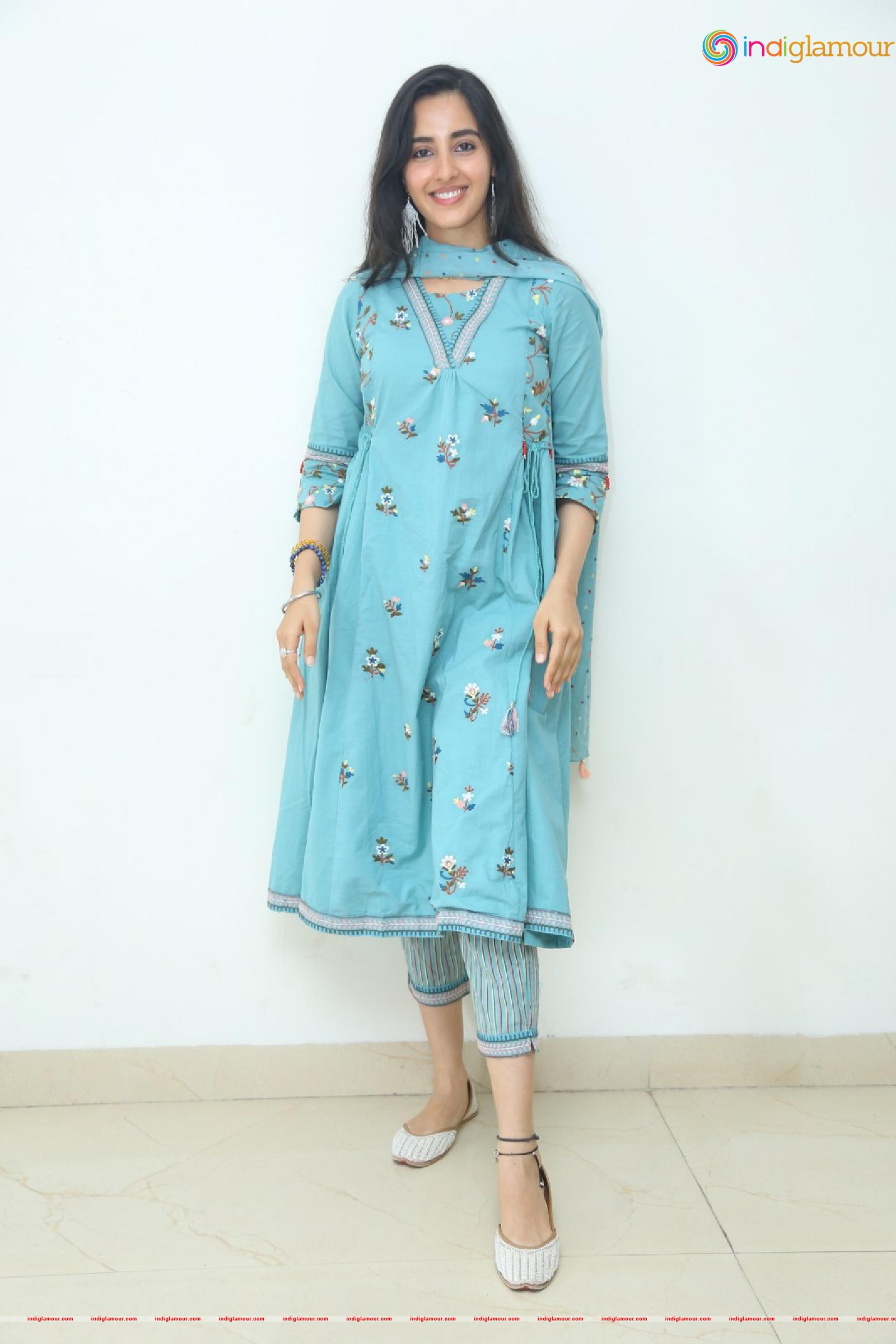 Simrat Kaur Actress hd photo