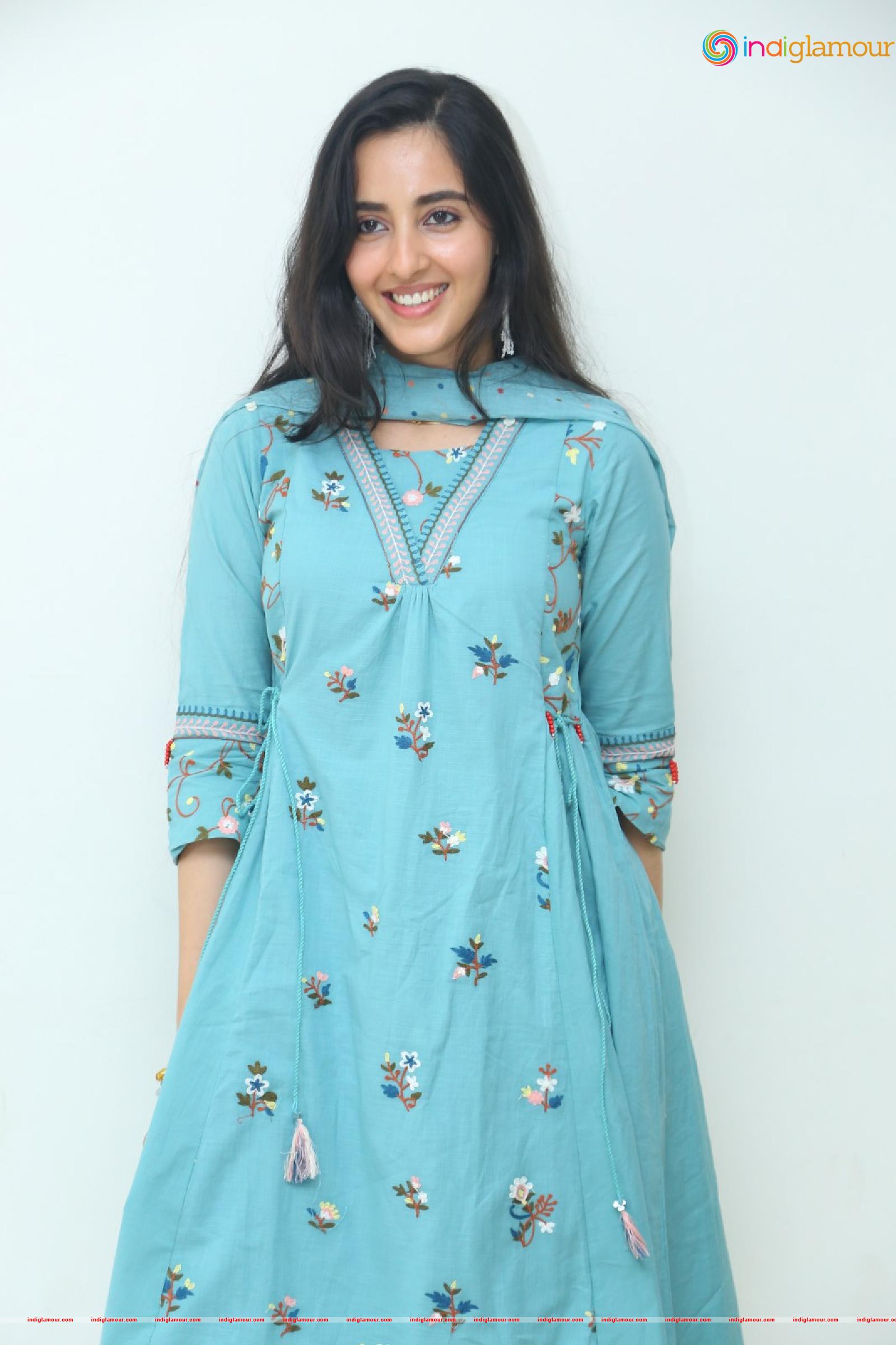 Simrat Kaur Actress hd photo