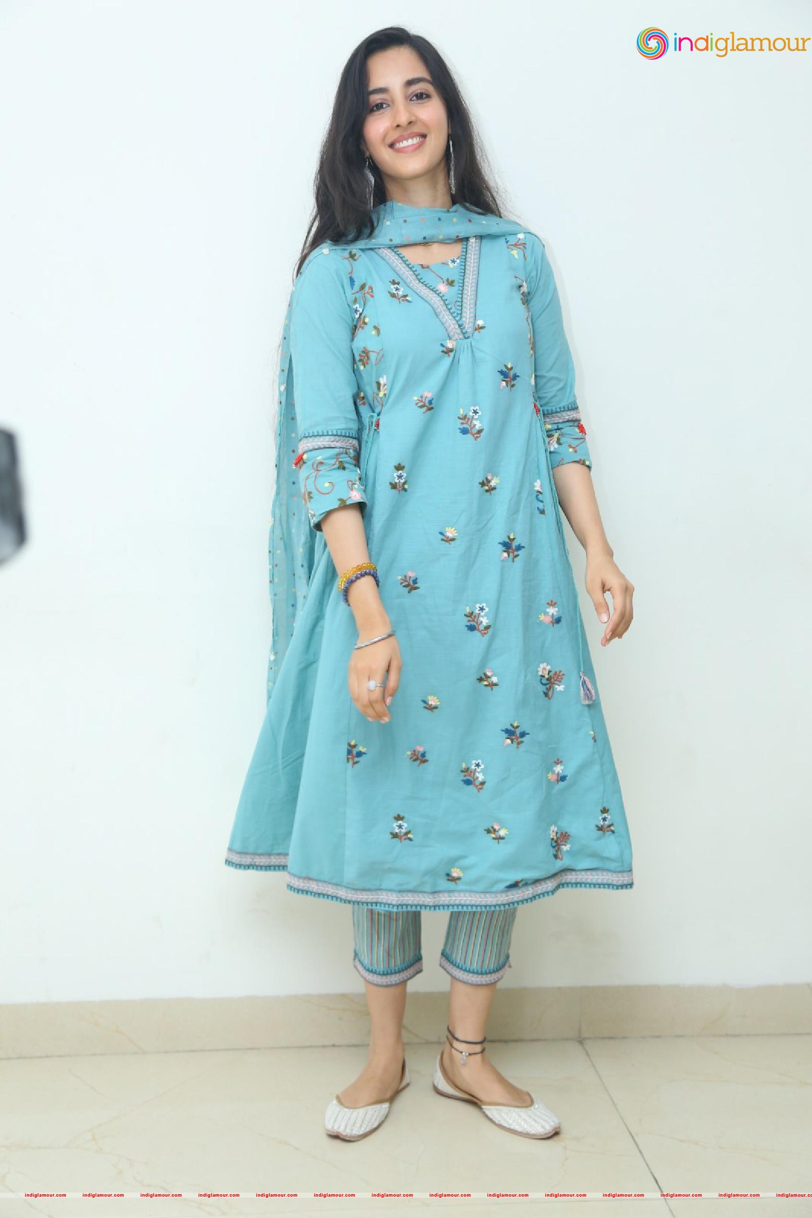 Simrat Kaur Actress hd photo