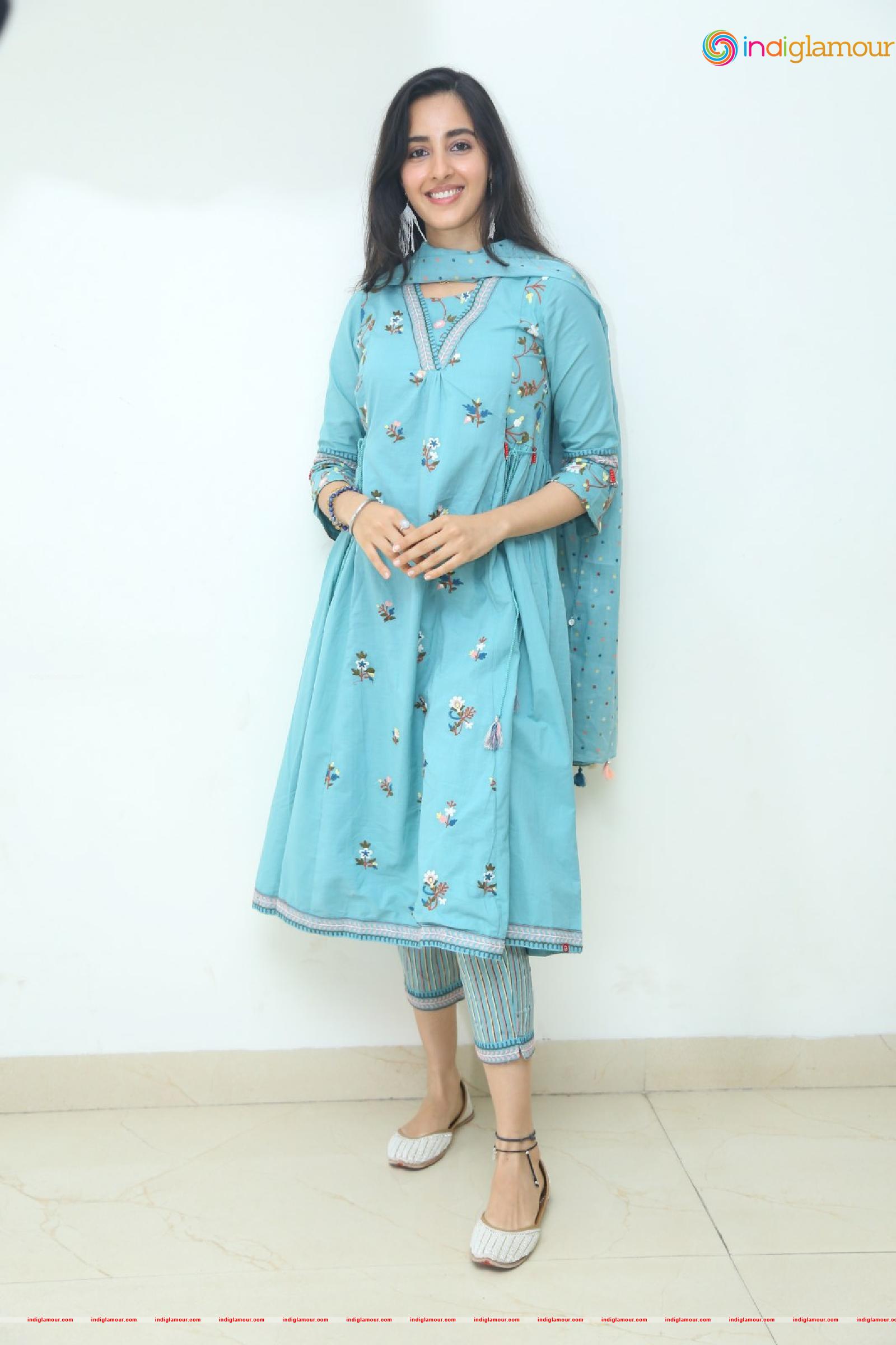 Simrat Kaur Actress hd photo