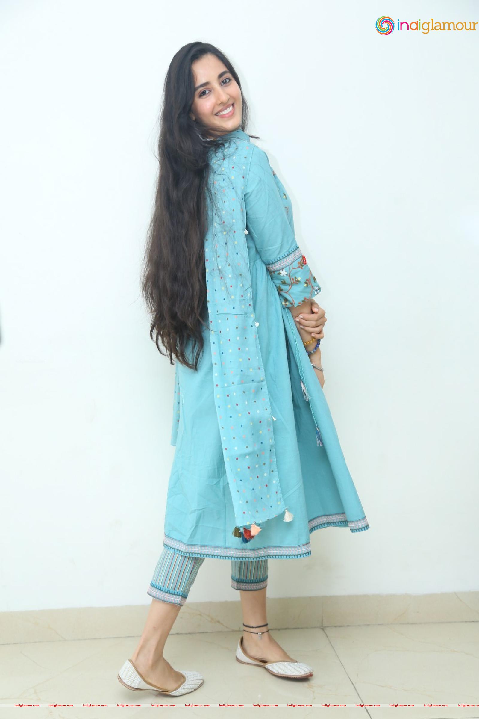 Simrat Kaur Actress hd photo