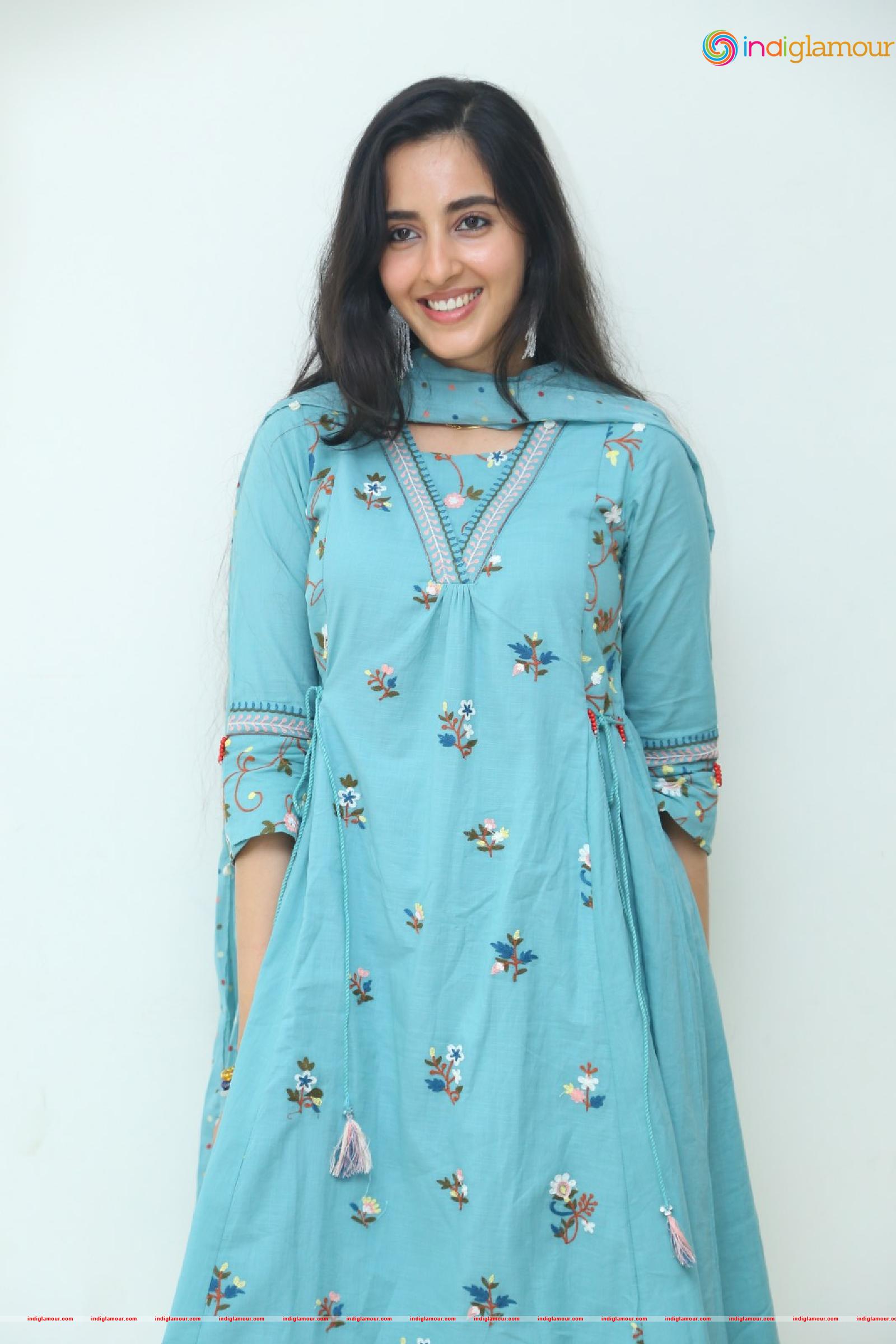 Simrat Kaur Actress hd photo