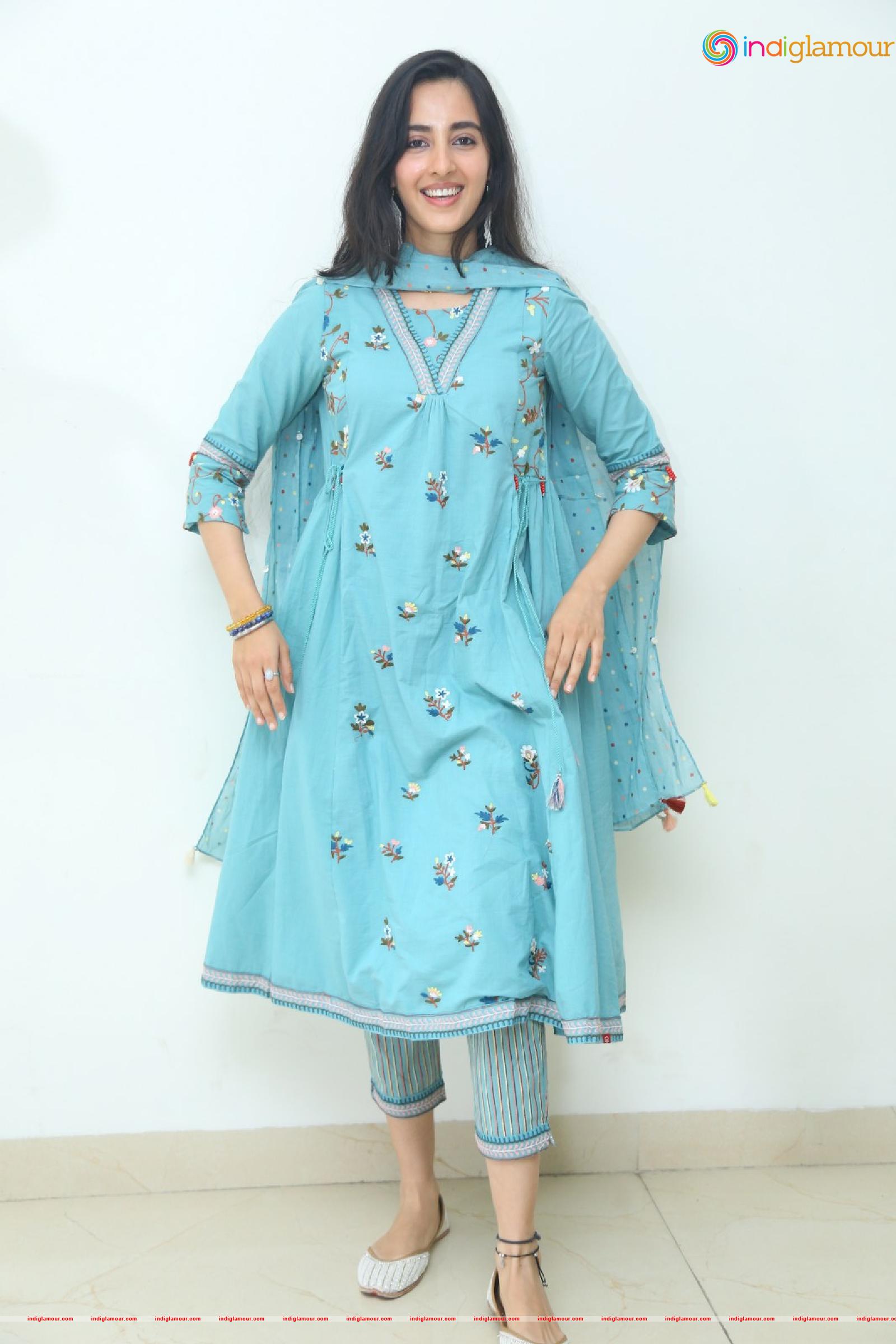 Simrat Kaur Actress hd photo