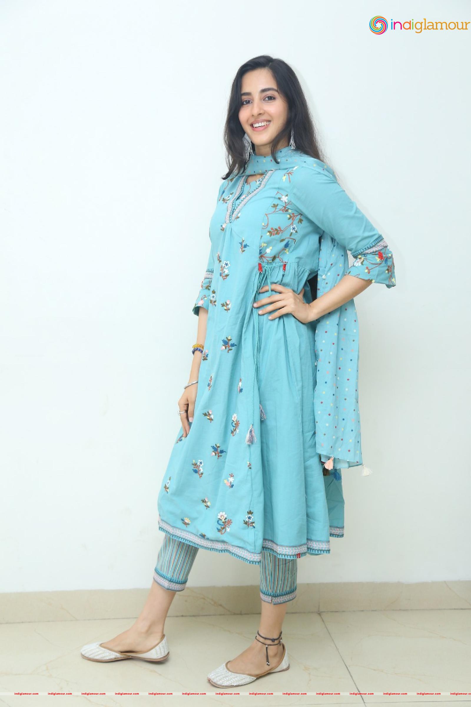 Simrat Kaur Actress hd photo