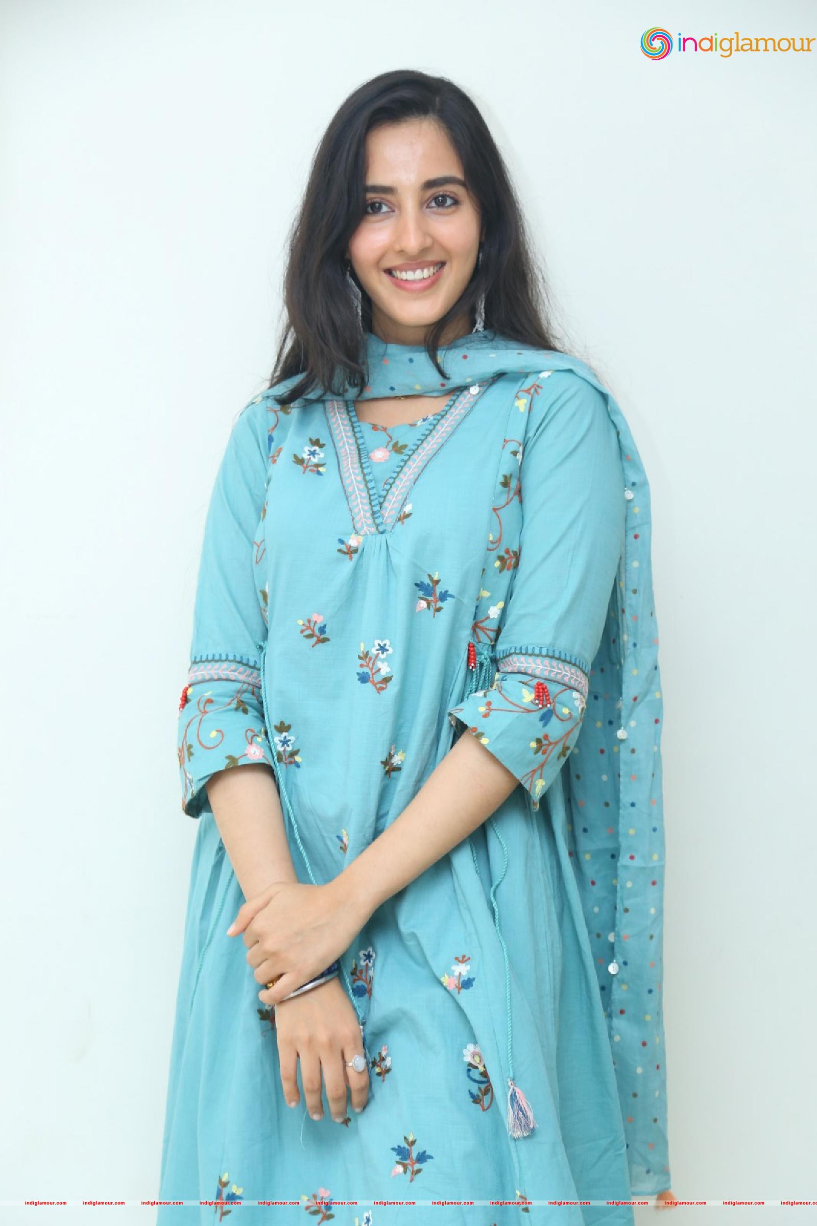 Simrat Kaur Actress hd photo