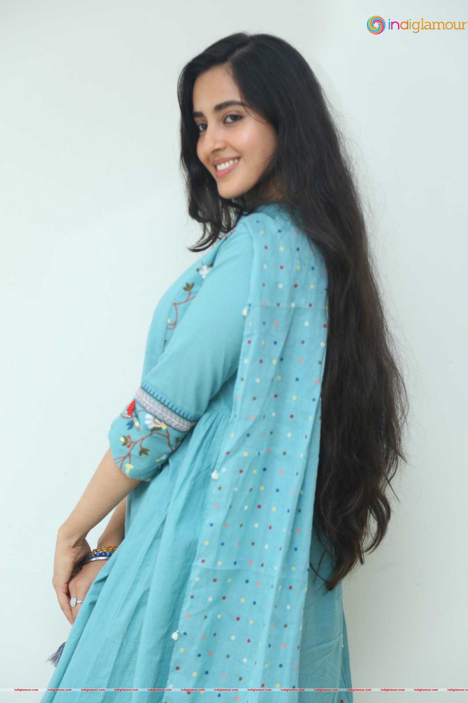 Simrat Kaur Actress hd photo