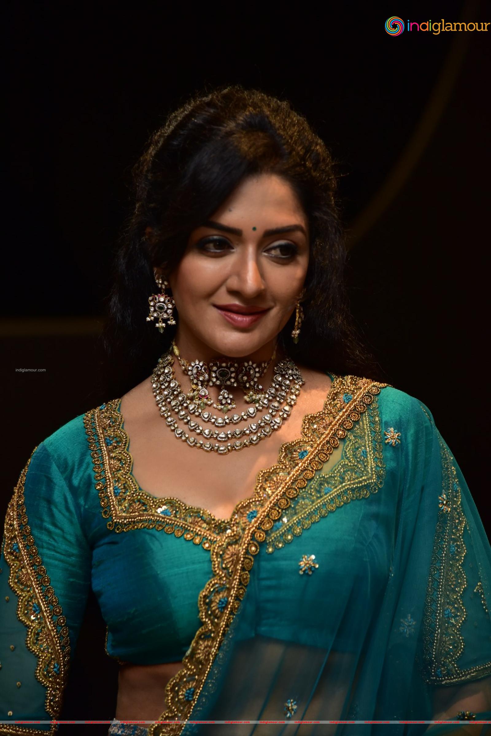 Vimala Raman Actress hd photo