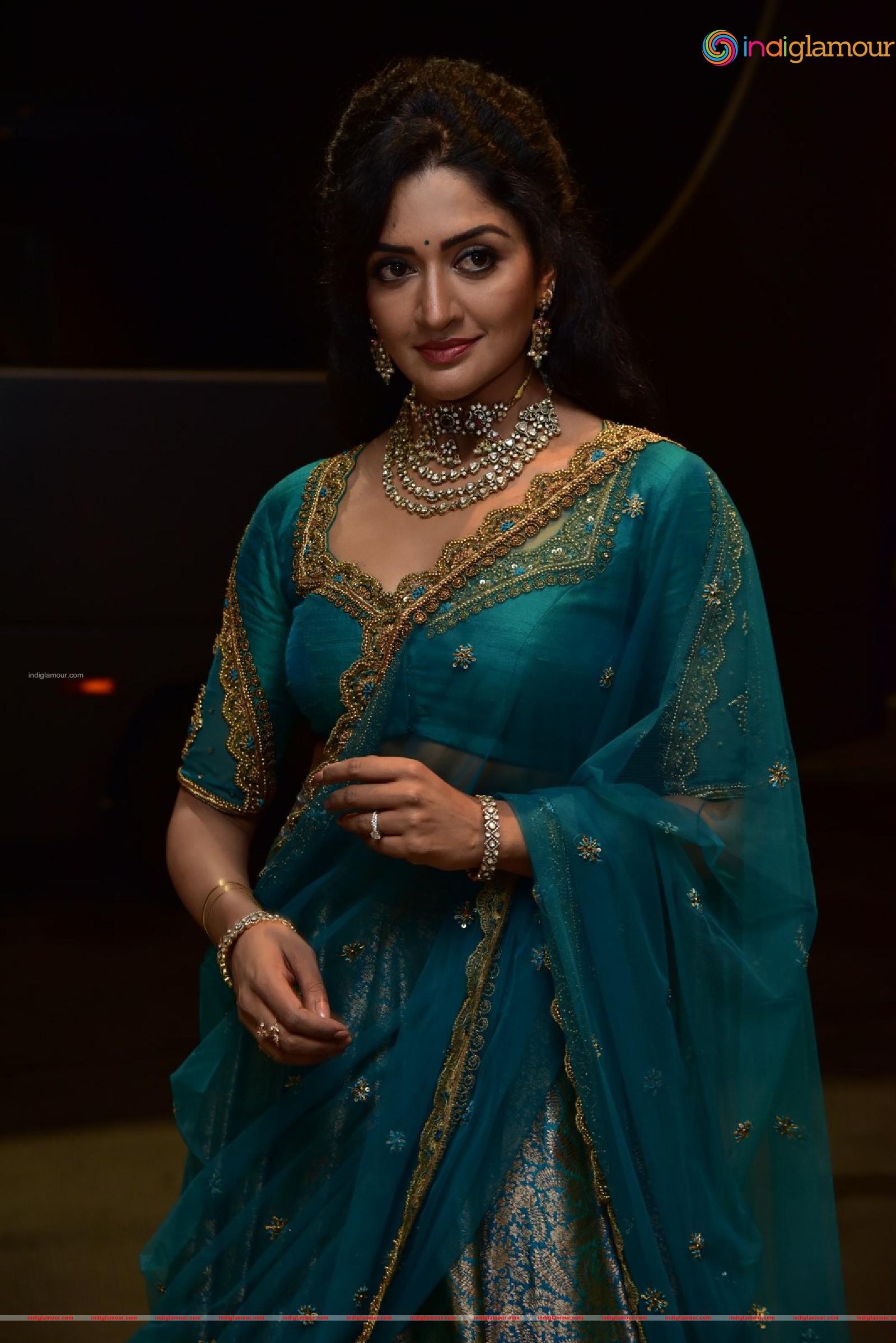 Vimala Raman Actress hd photo