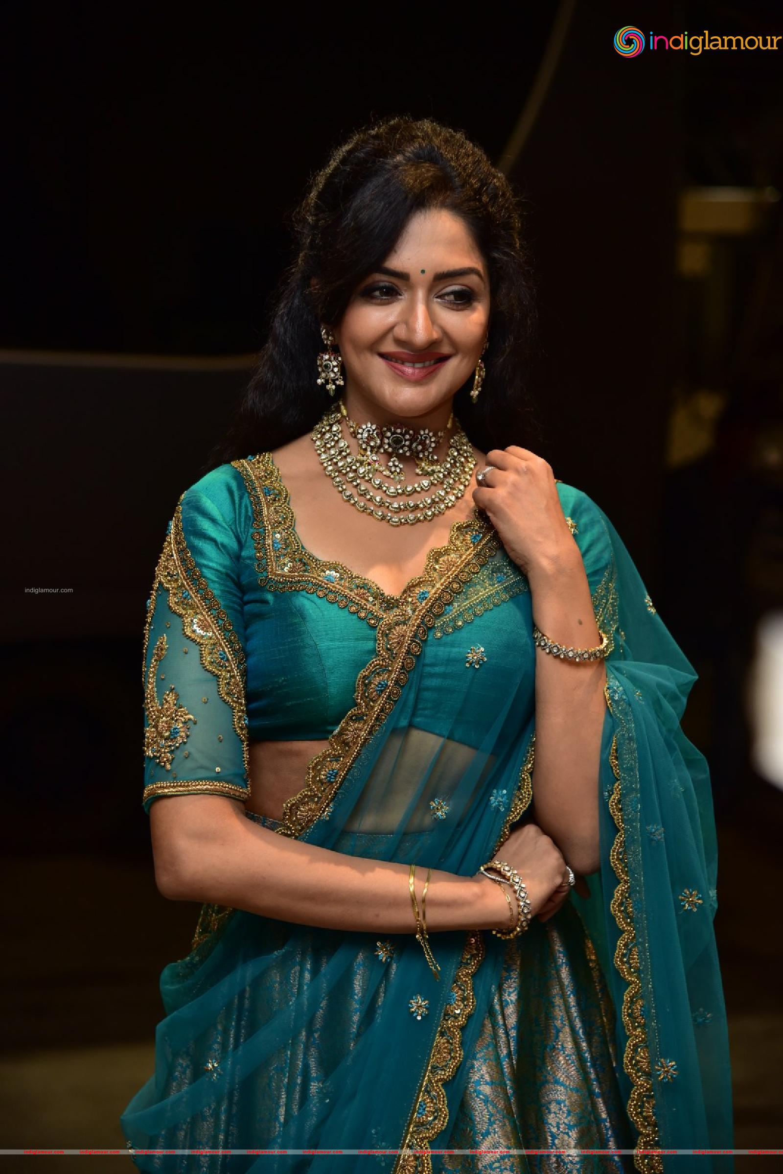 Vimala Raman Actress hd photo