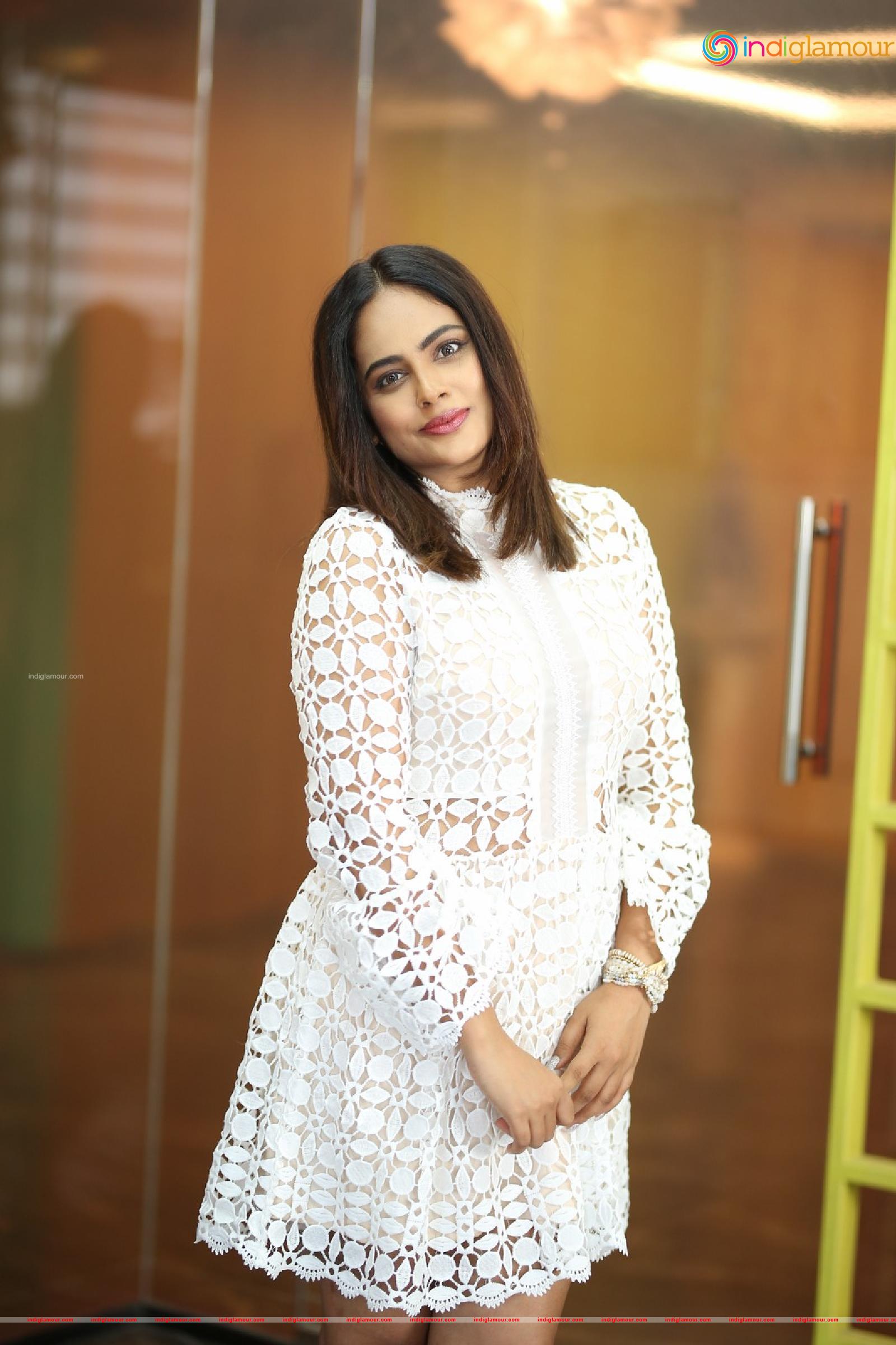 Nanditha Swetha Actress hd photo