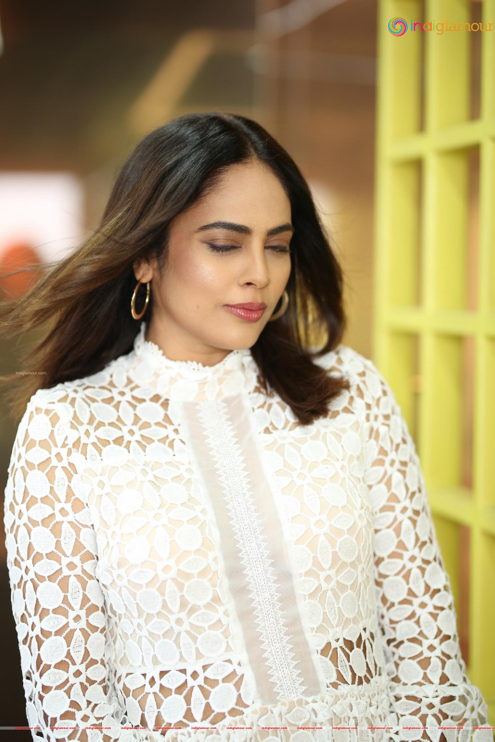 Nanditha Swetha Actress hd photo