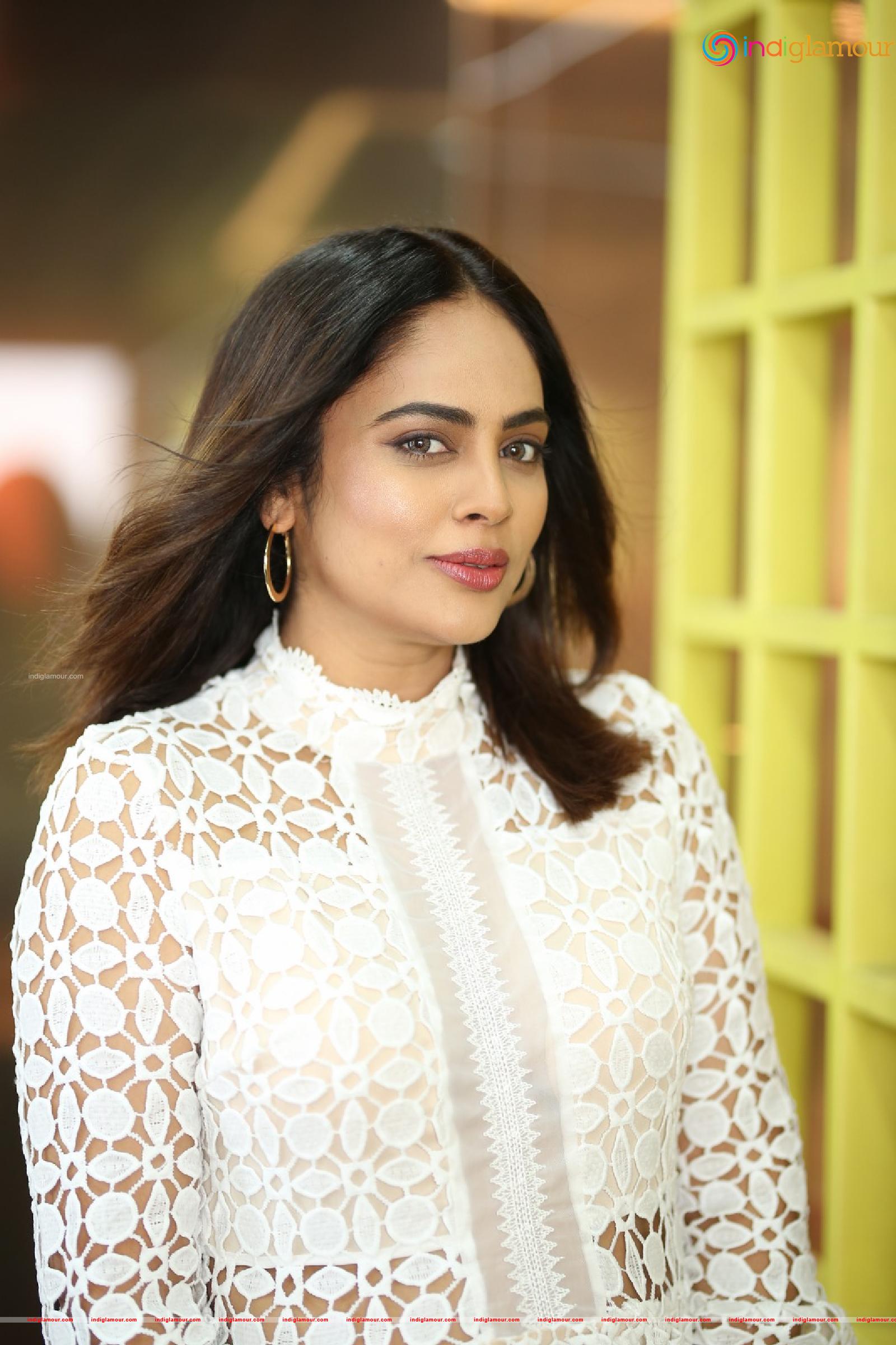 Nanditha Swetha Actress hd photo