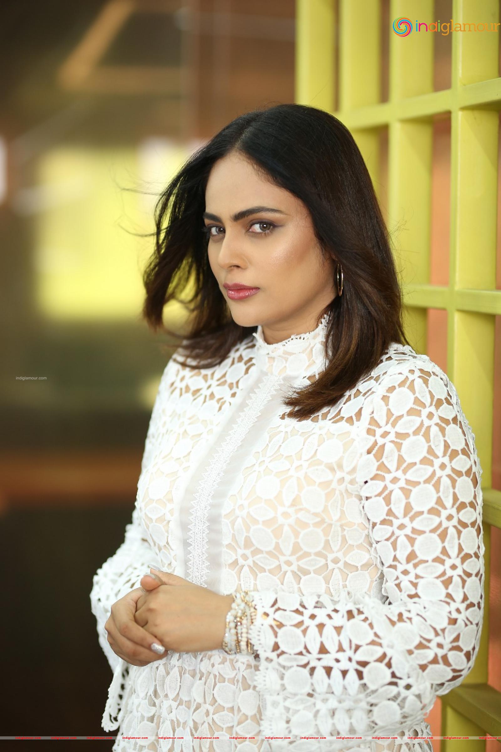 Nanditha Swetha Actress hd photo