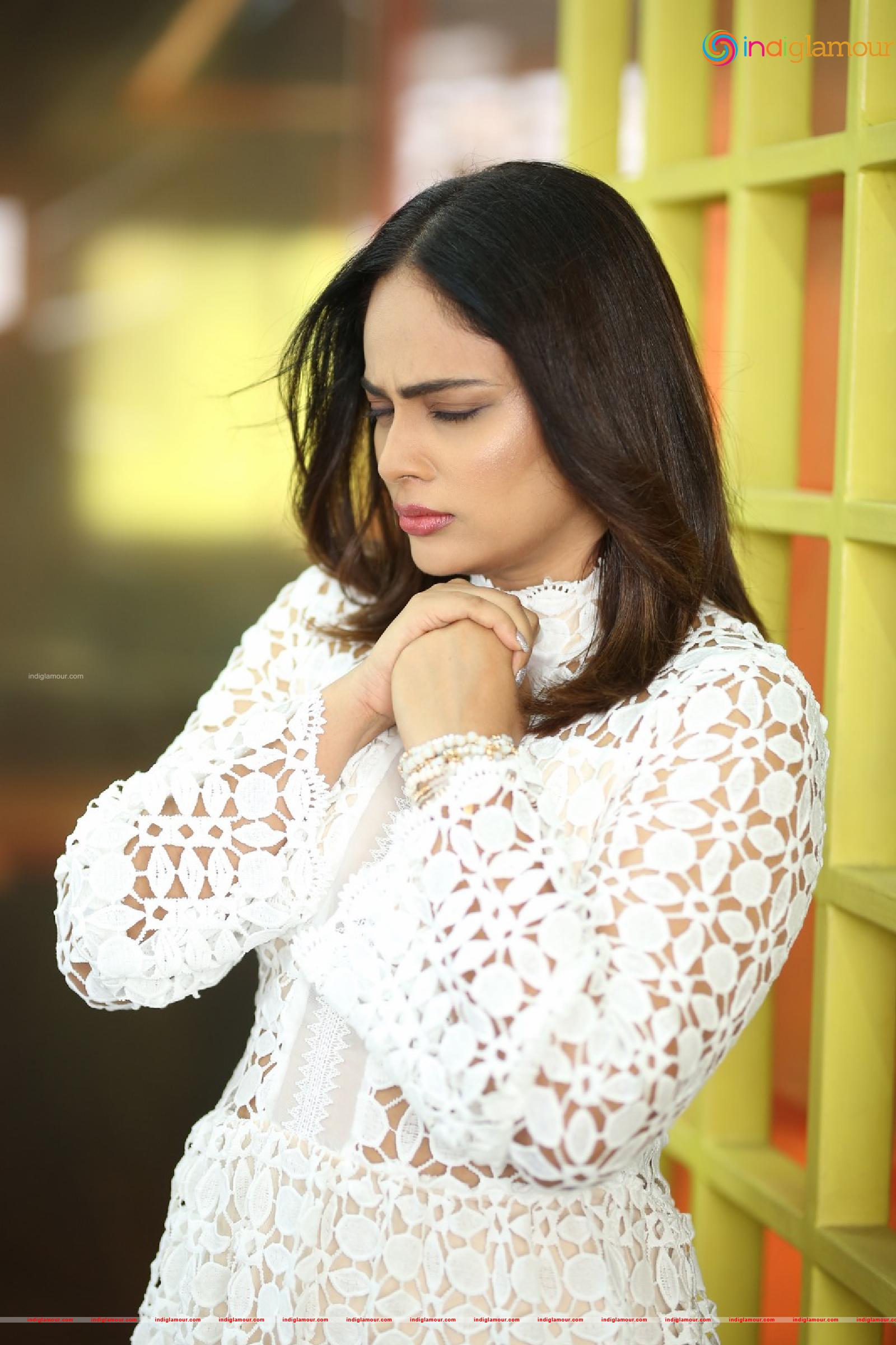 Nanditha Swetha Actress hd photo