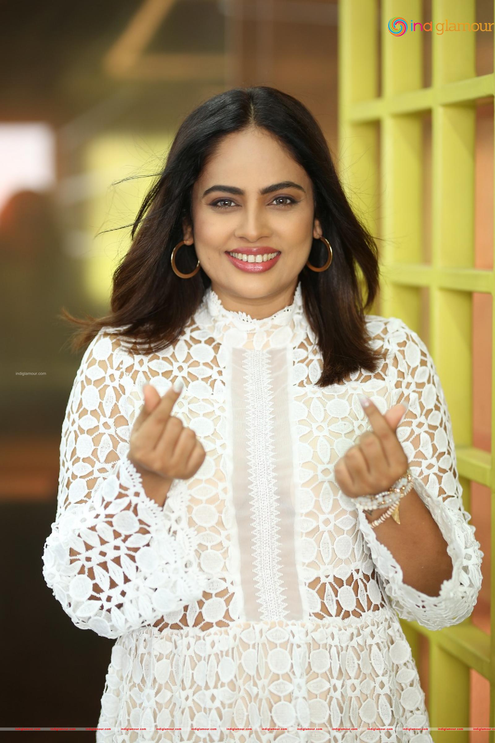 Nanditha Swetha Actress hd photo
