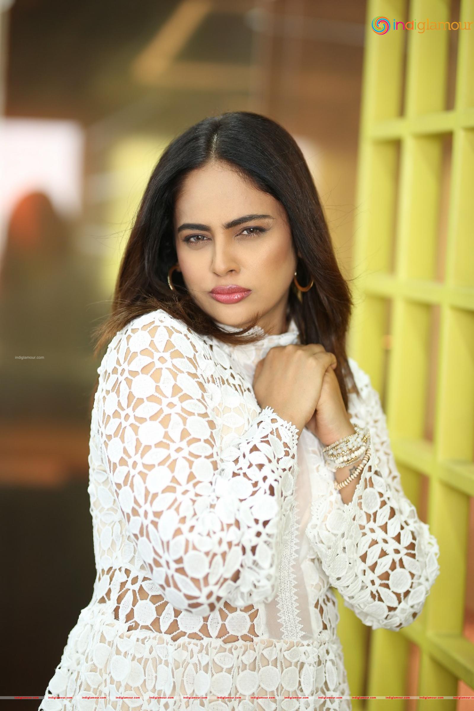 Nanditha Swetha Actress hd photo