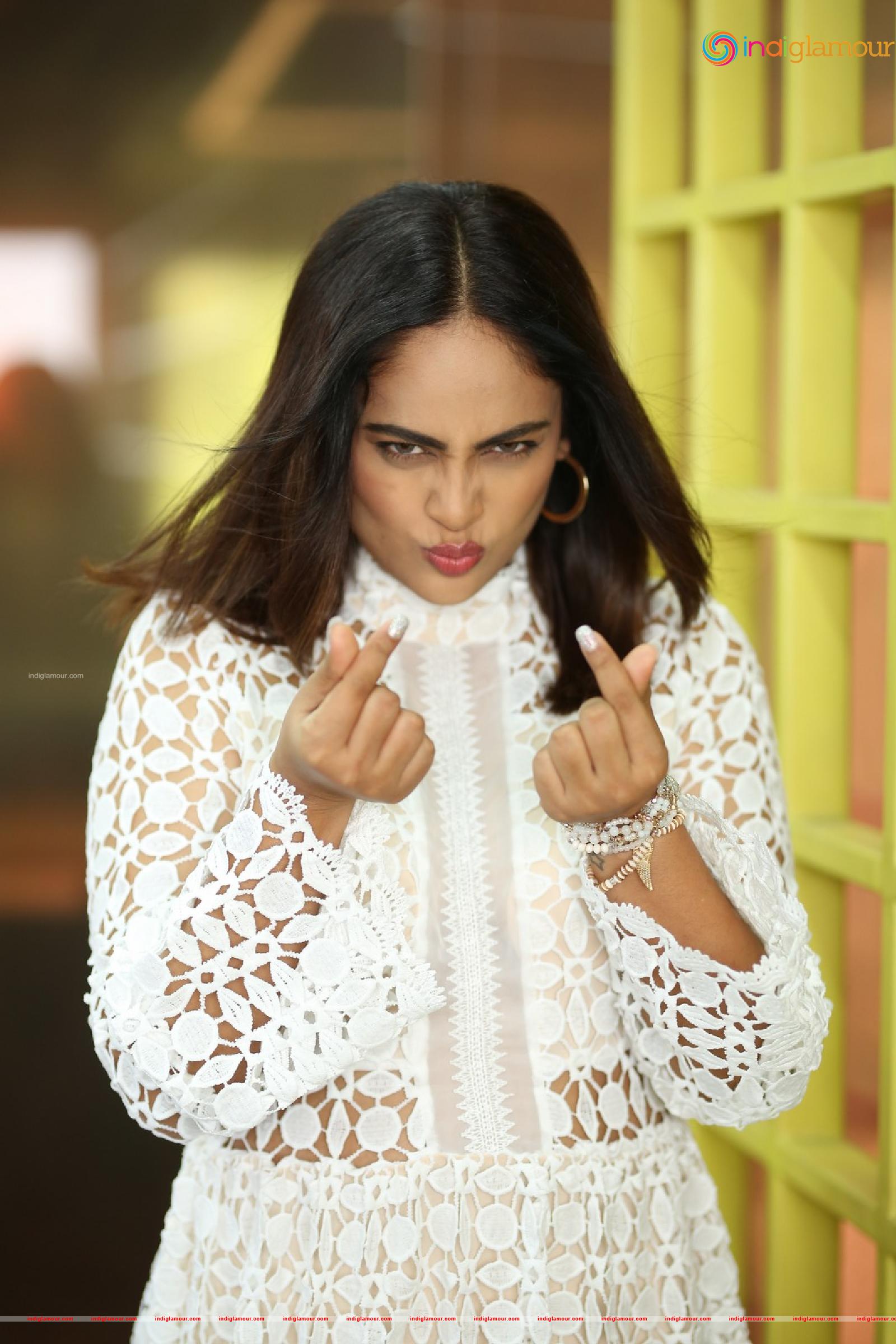 Nanditha Swetha Actress hd photo