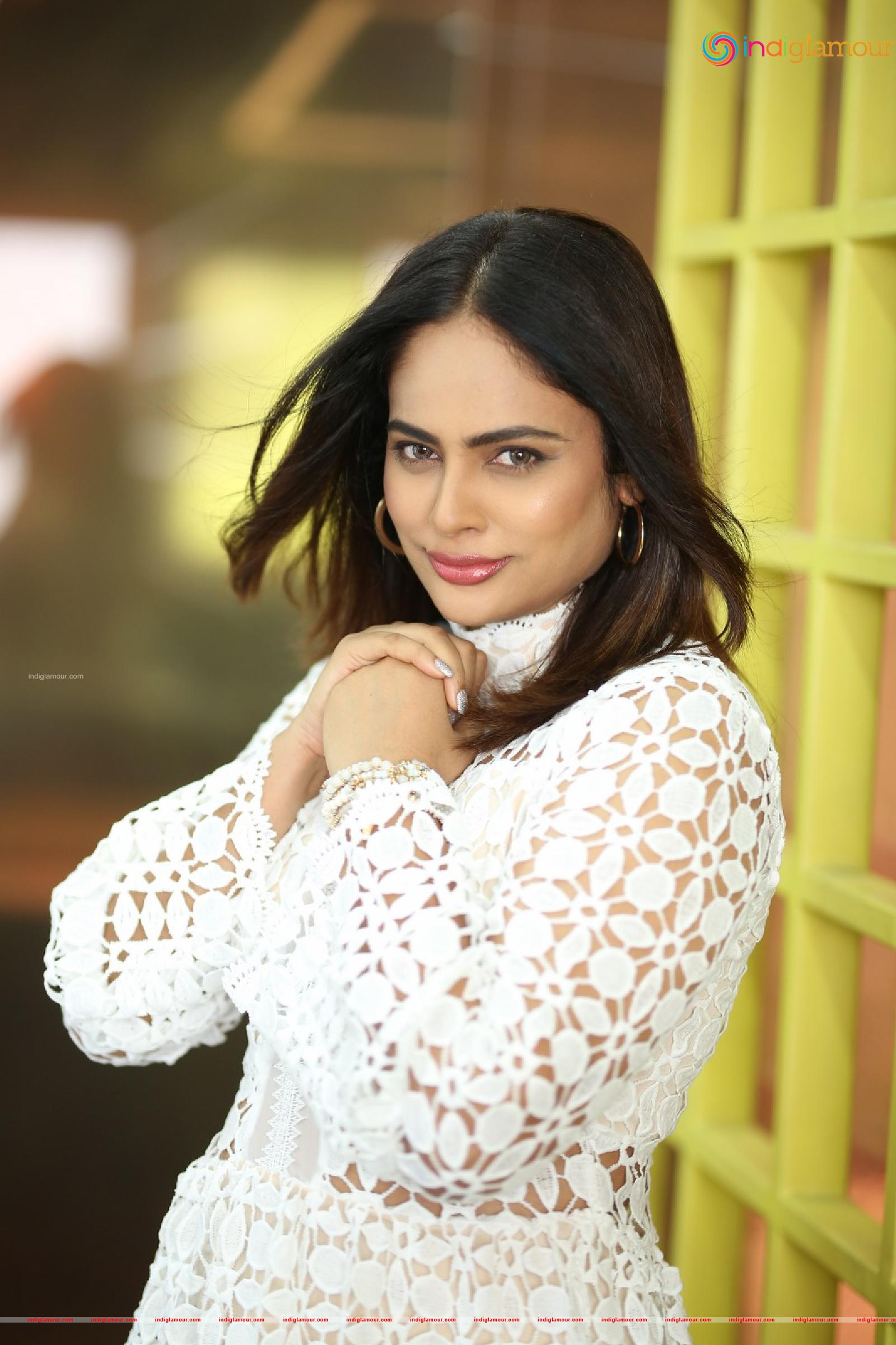 Nanditha Swetha Actress hd photo