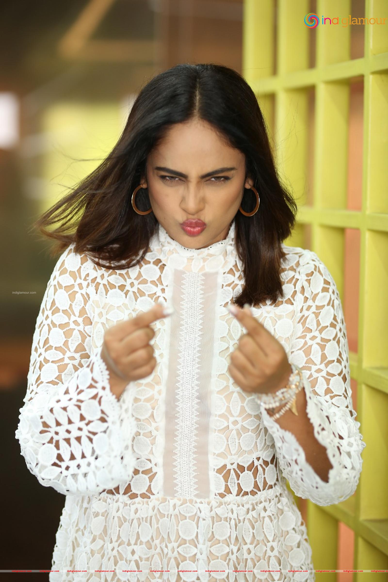 Nanditha Swetha Actress hd photo