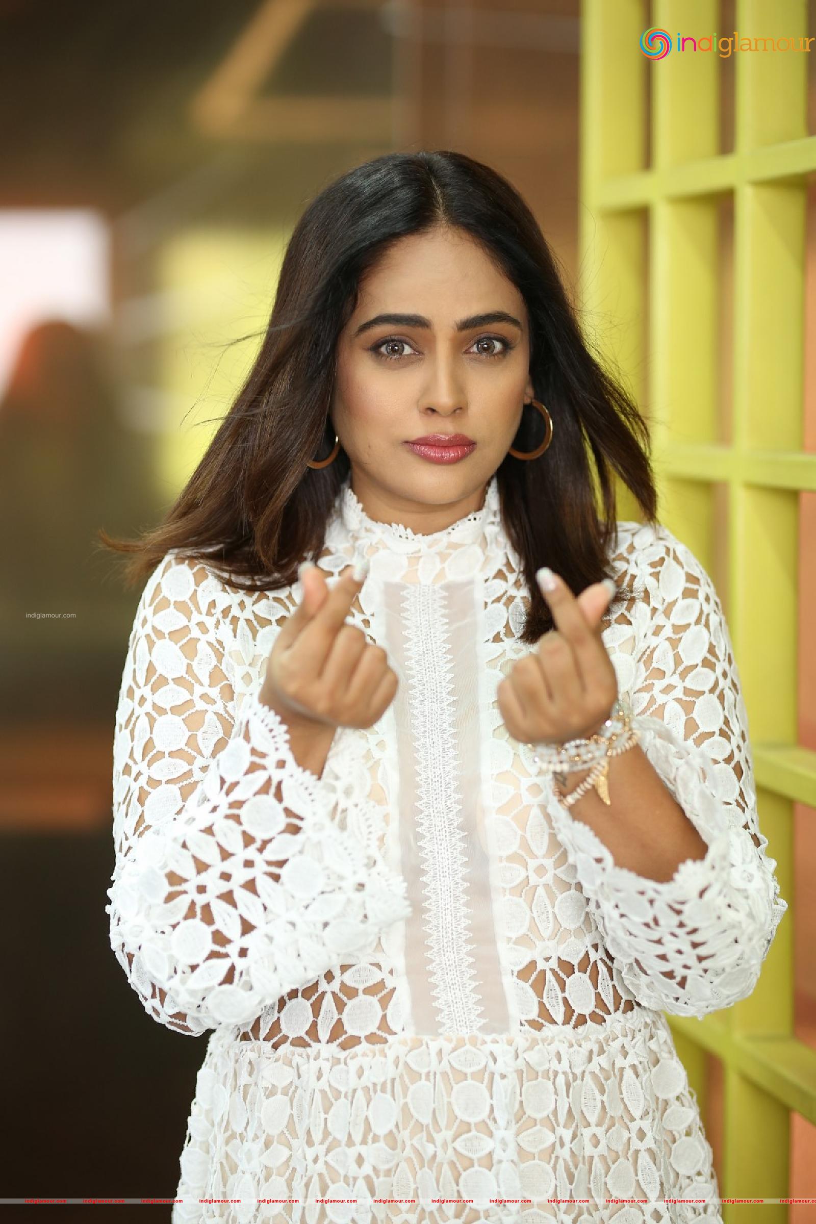 Nanditha Swetha Actress hd photo