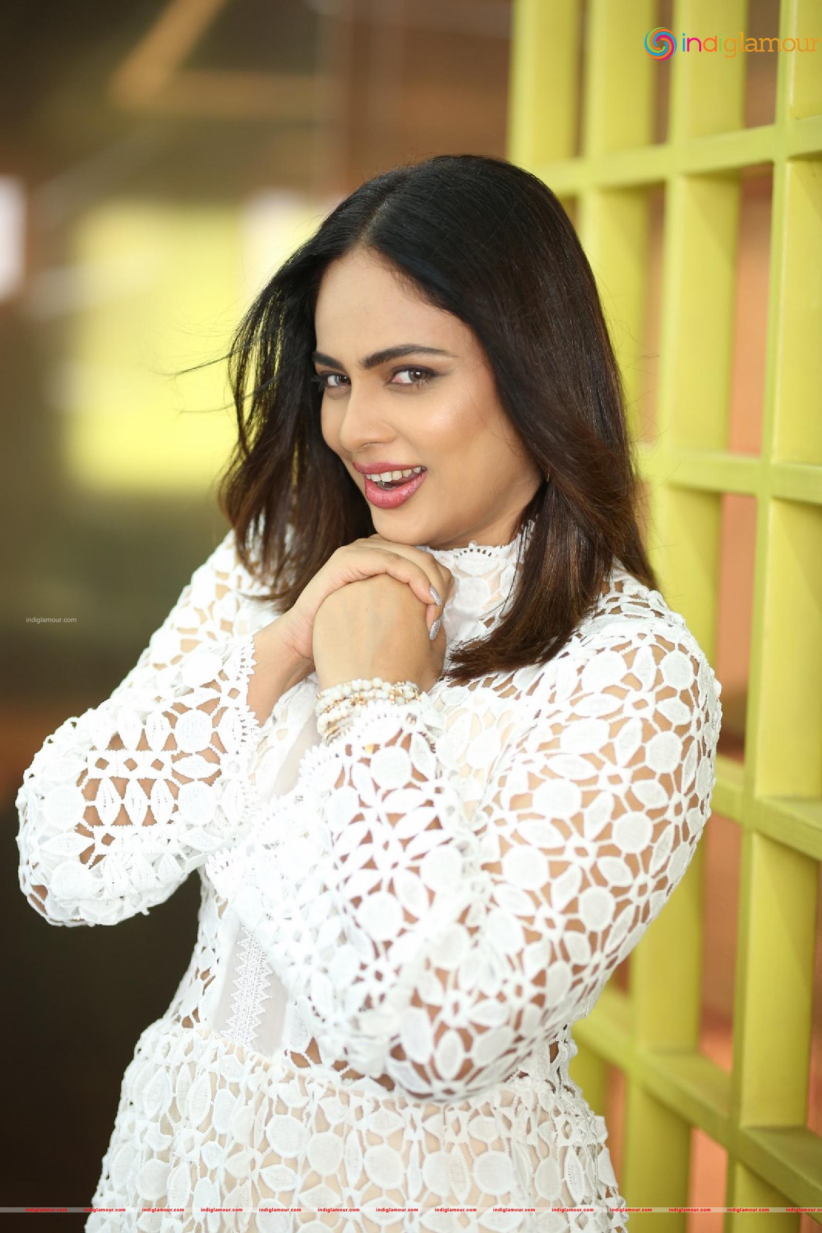 Nanditha Swetha Actress hd photo