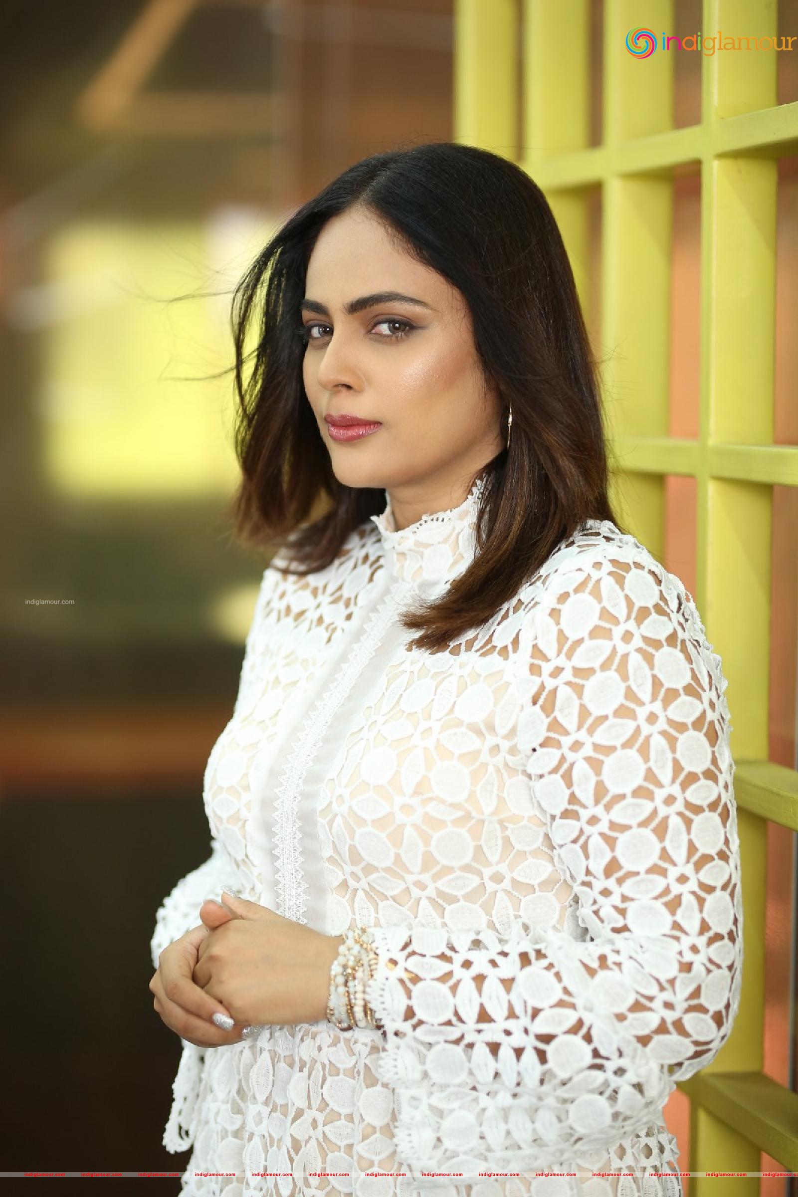 Nanditha Swetha Actress hd photo