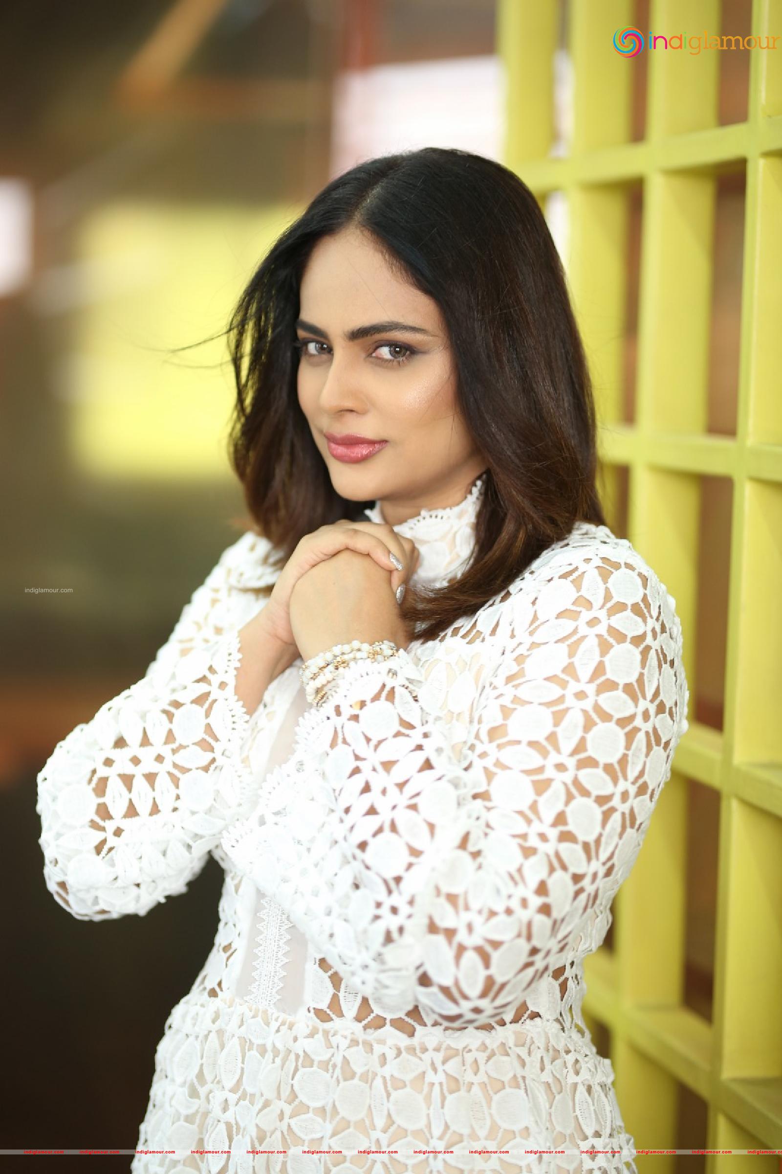 Nanditha Swetha Actress hd photo