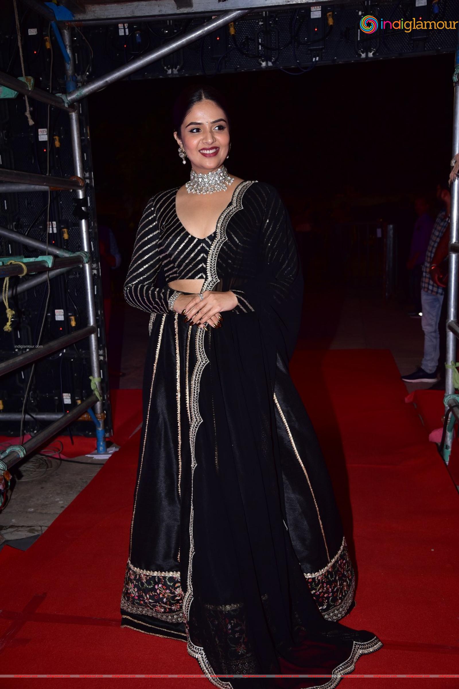 Sreemukhi Actress hd photo