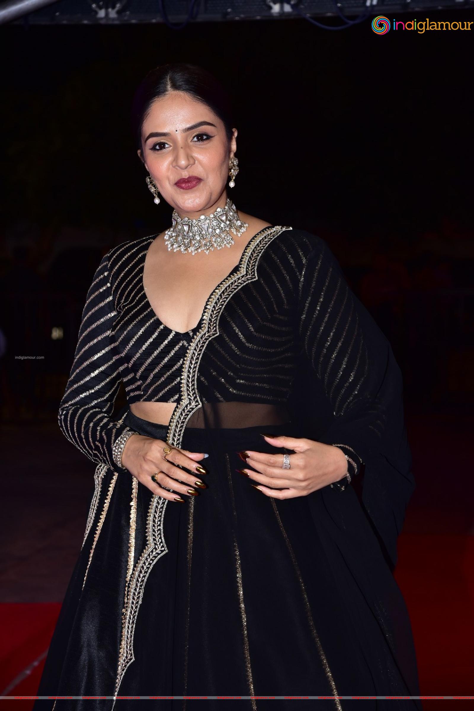 Sreemukhi Actress hd photo