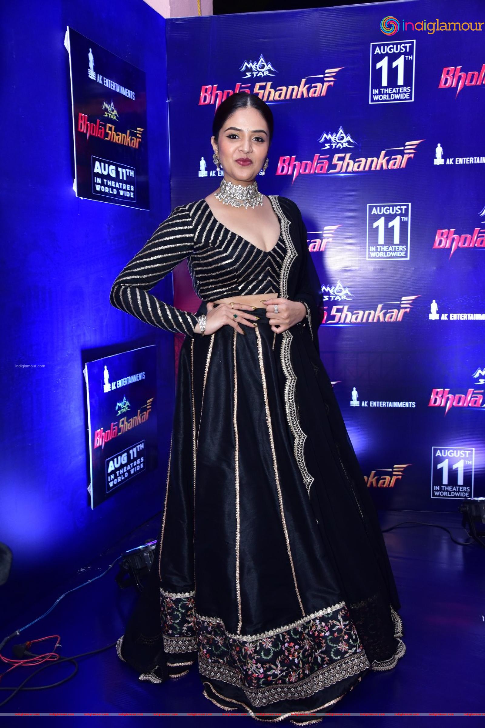 Sreemukhi Actress hd photo