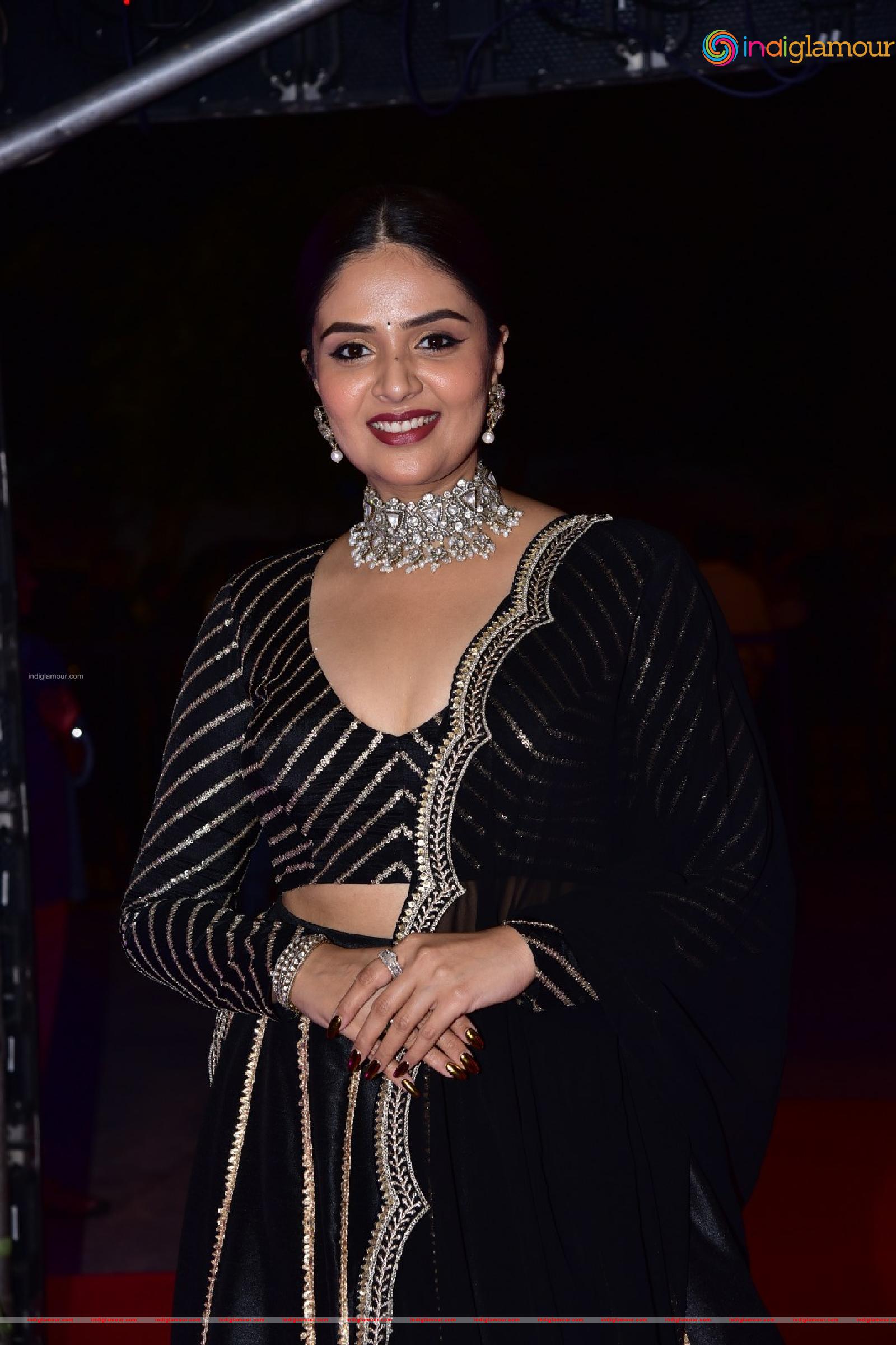 Sreemukhi Actress hd photo