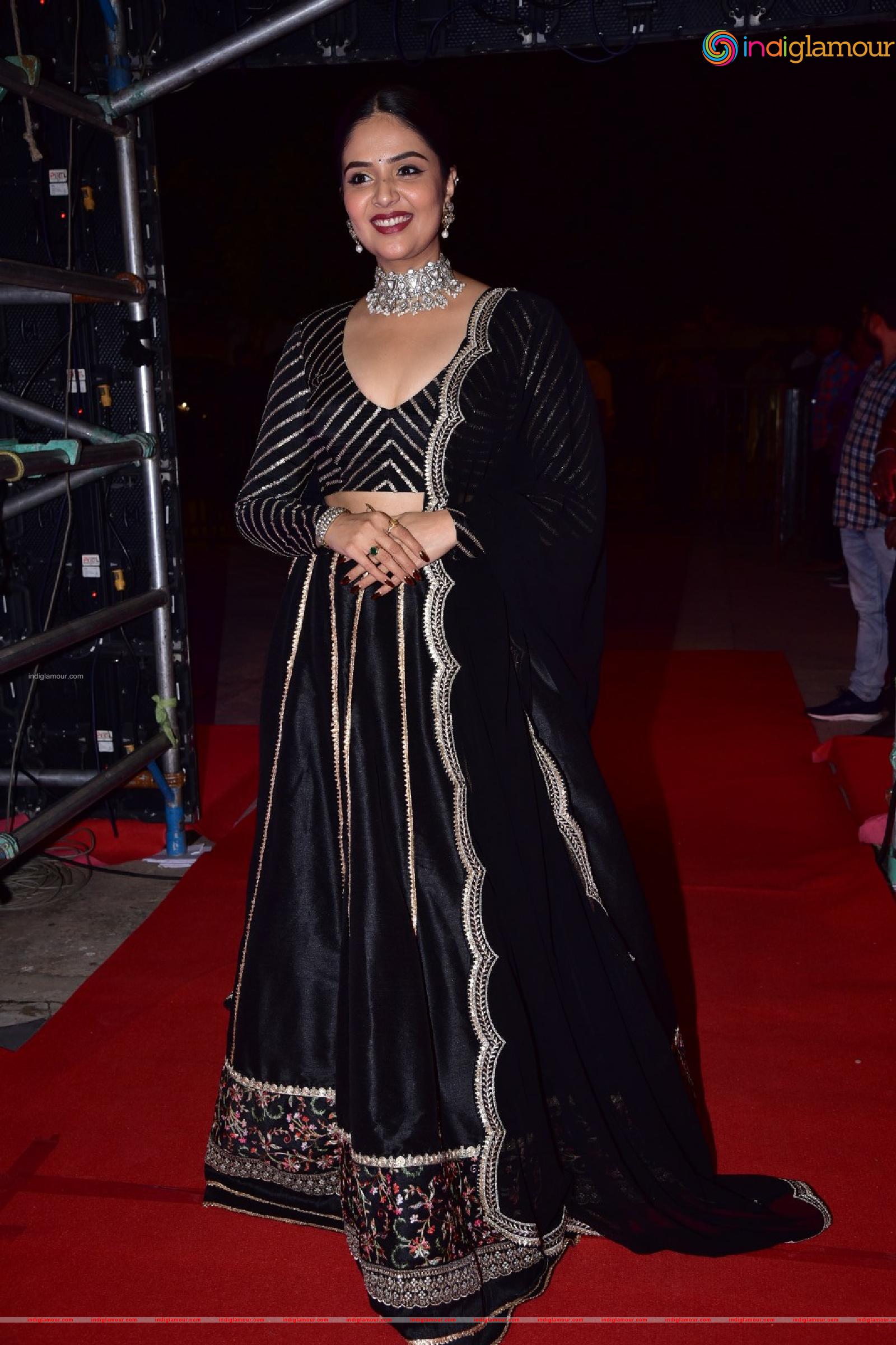 Sreemukhi Actress hd photo