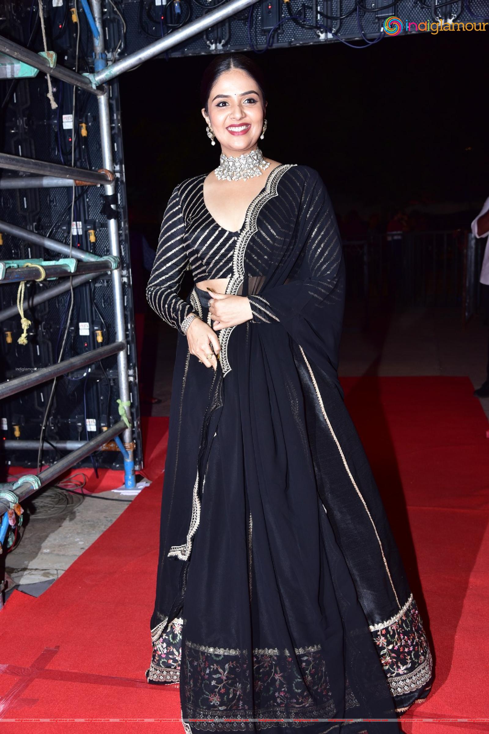 Sreemukhi Actress hd photo