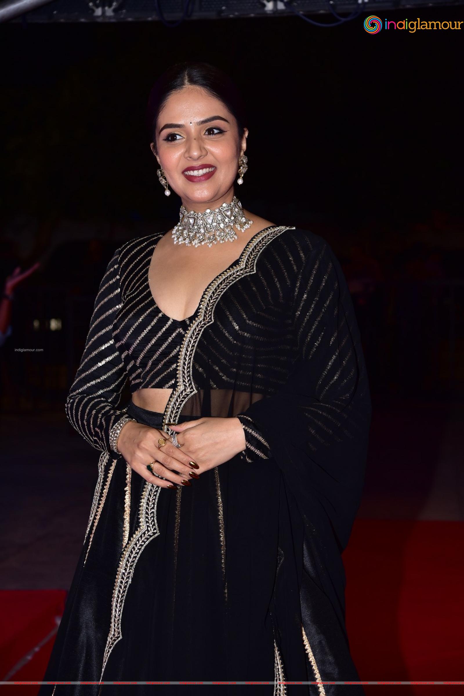 Sreemukhi Actress hd photo