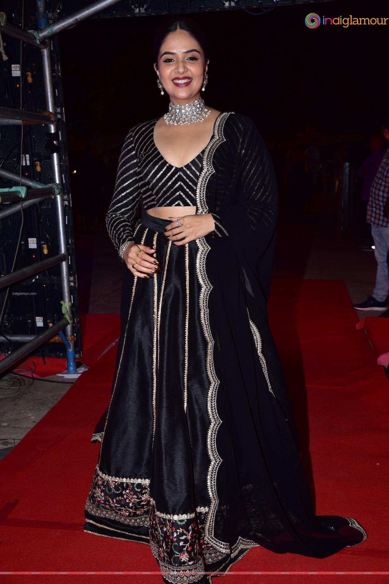 Sreemukhi Actress hd photo