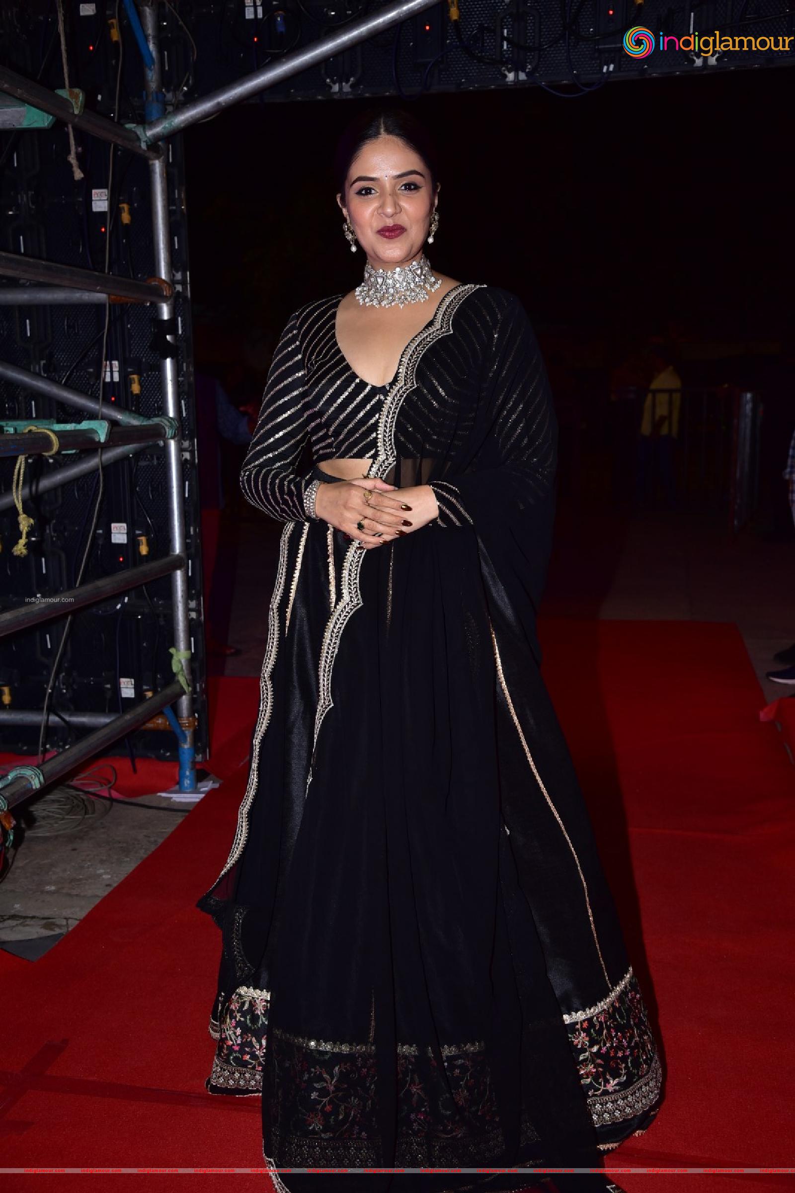 Sreemukhi Actress hd photo