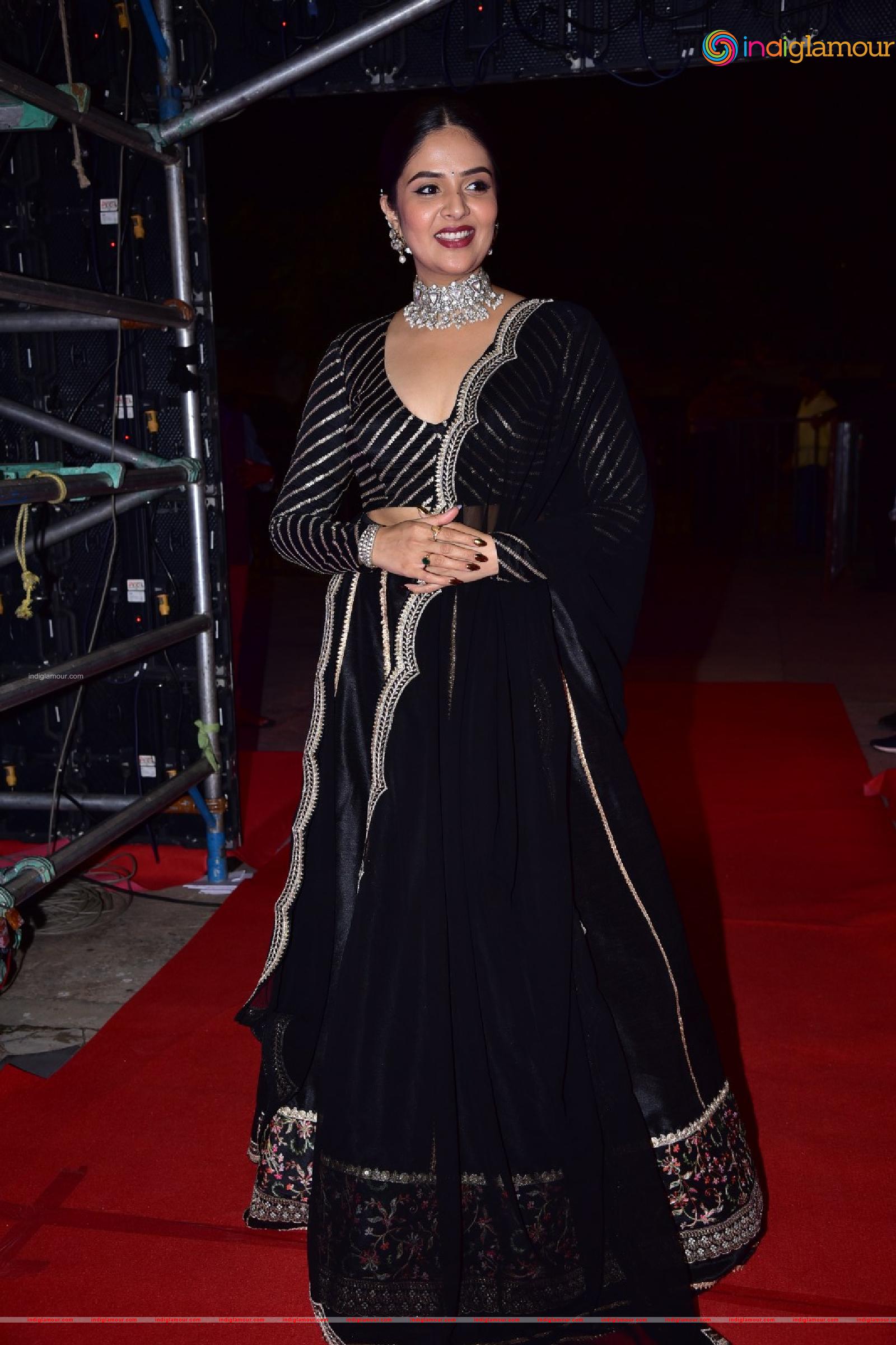 Sreemukhi Actress hd photo