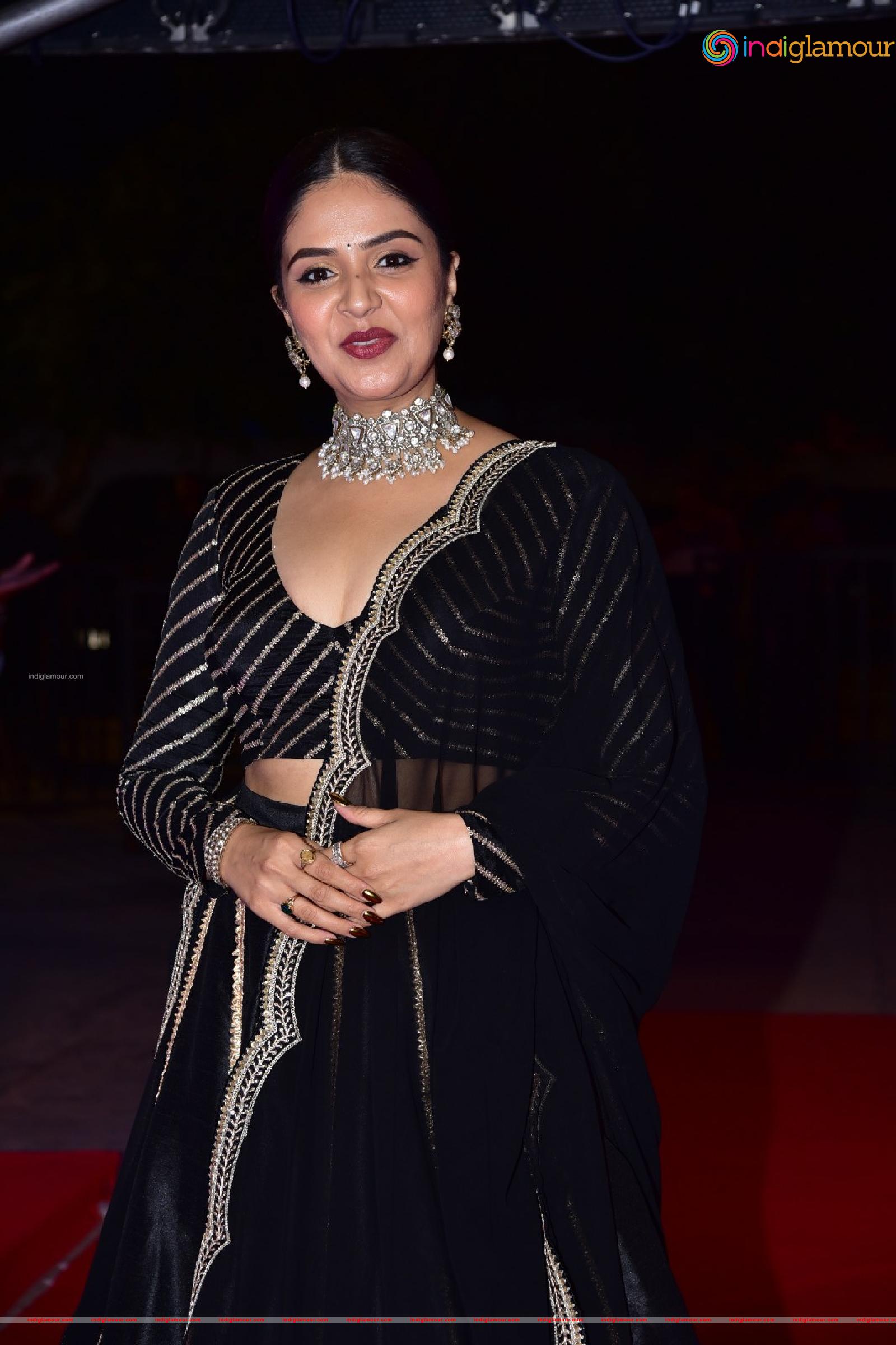 Sreemukhi Actress hd photo
