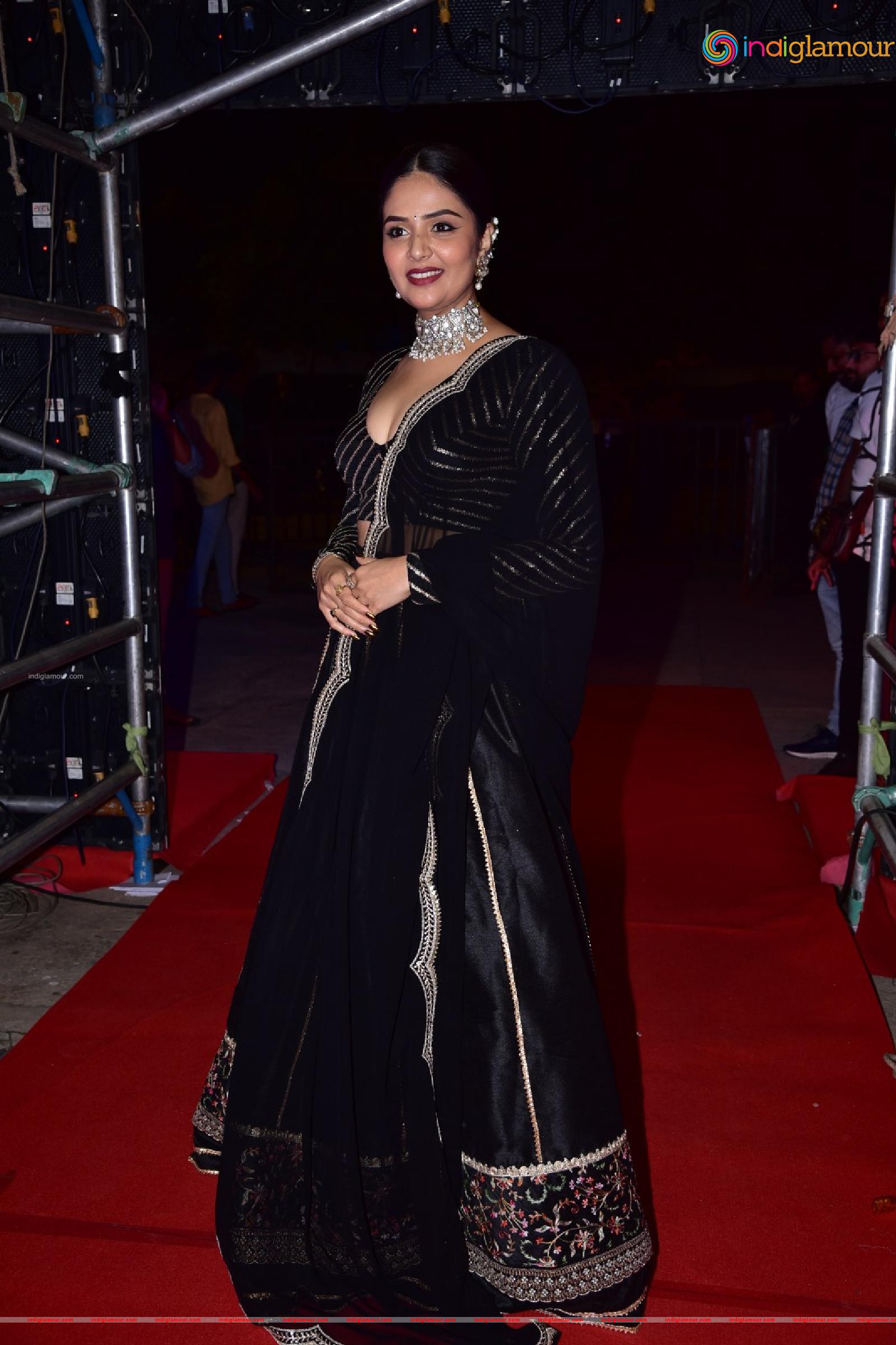 Sreemukhi Actress hd photo