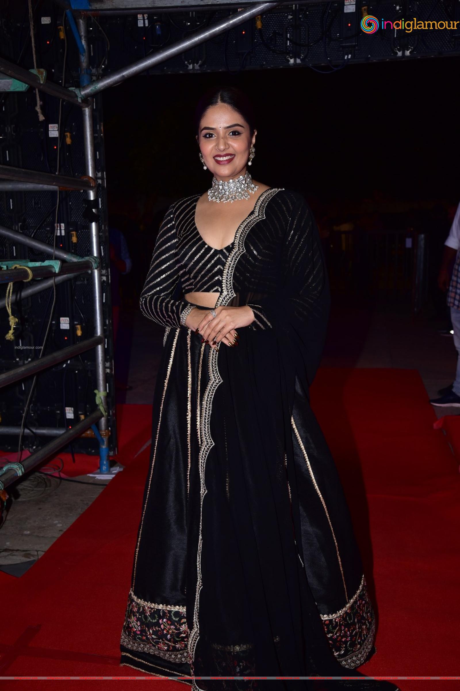 Sreemukhi Actress hd photo