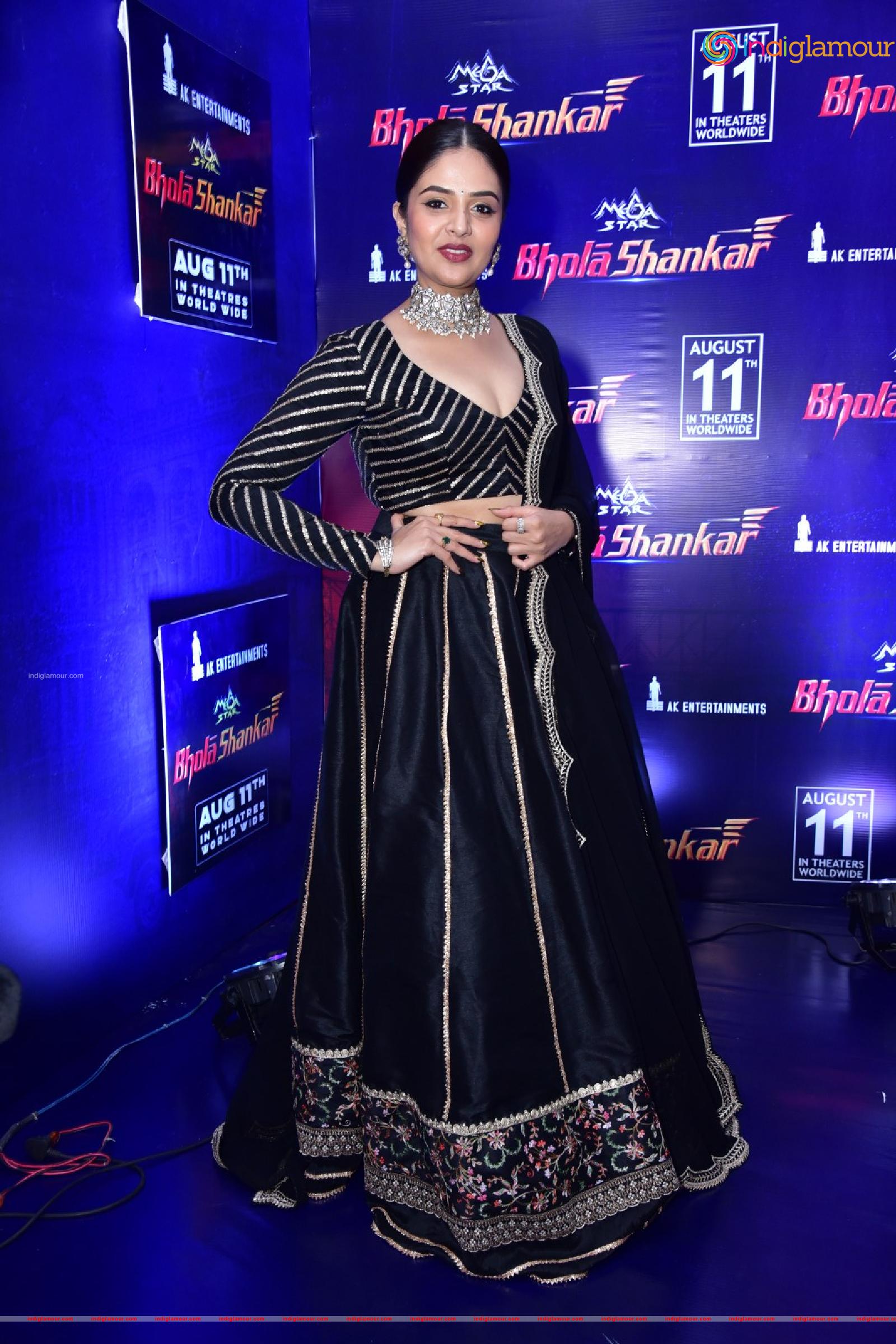 Sreemukhi Actress hd photo