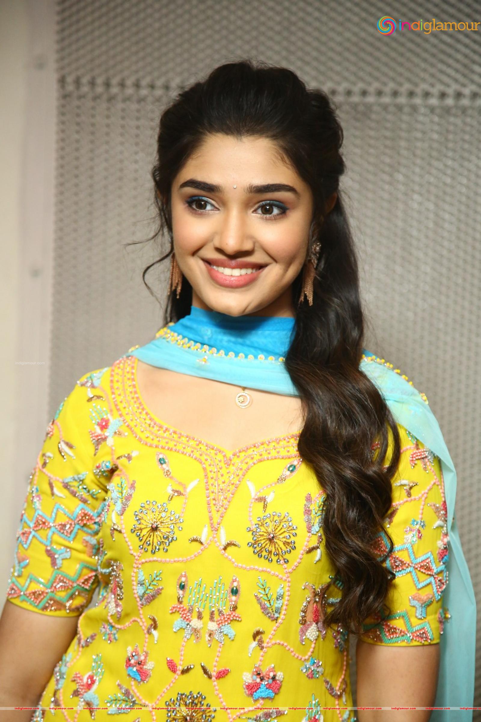 Krithi Shetty Actress hd photo