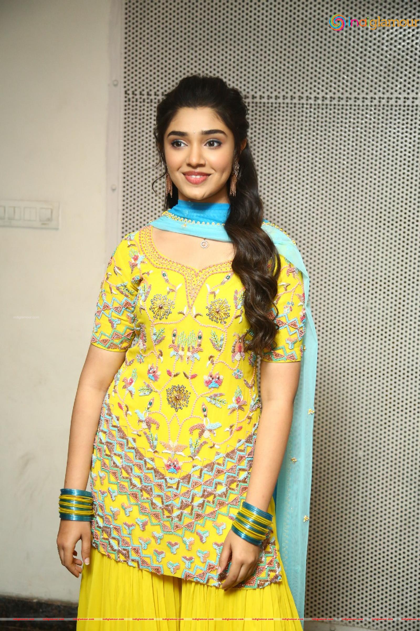 Krithi Shetty Actress hd photo